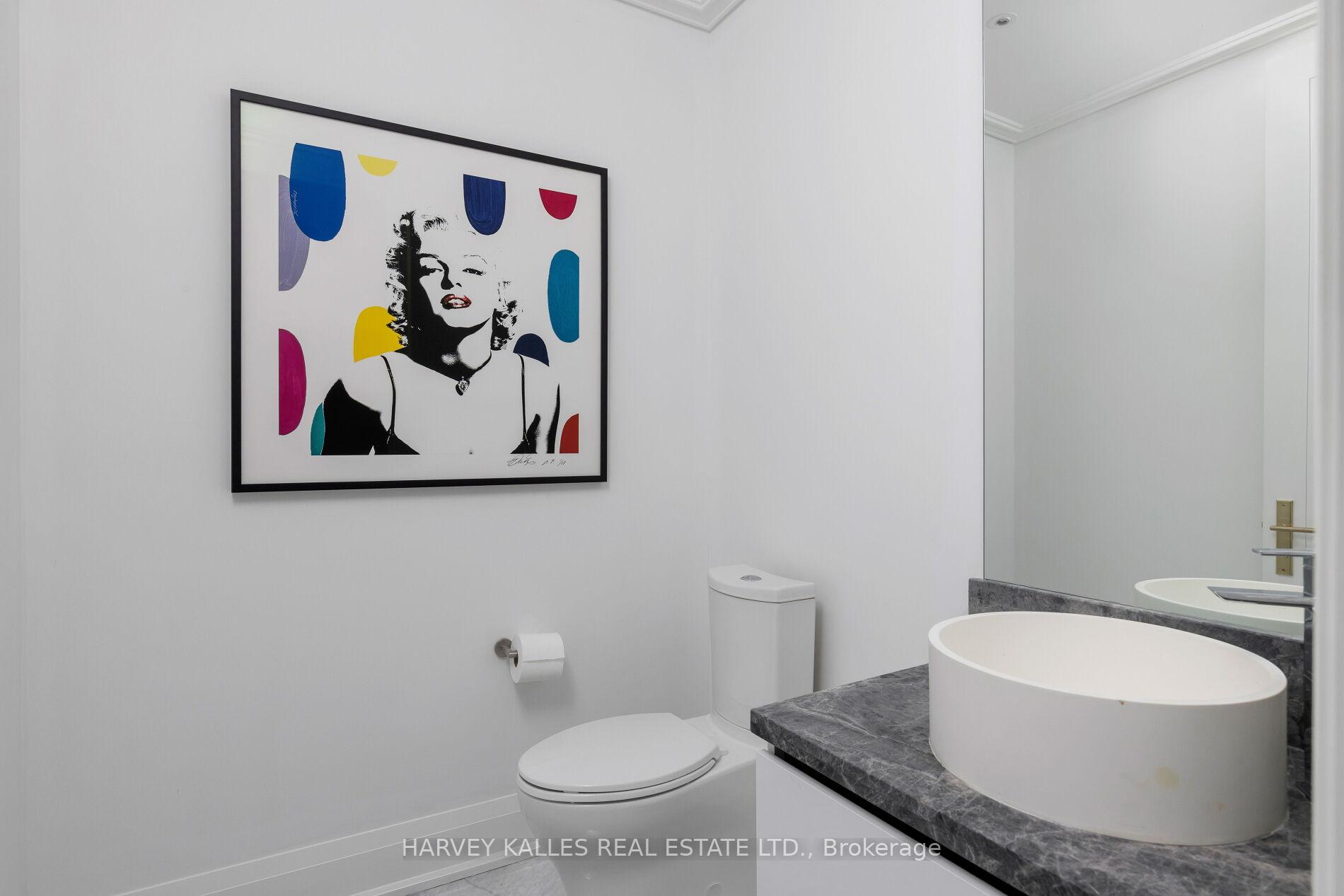 151 Avenue Road 805