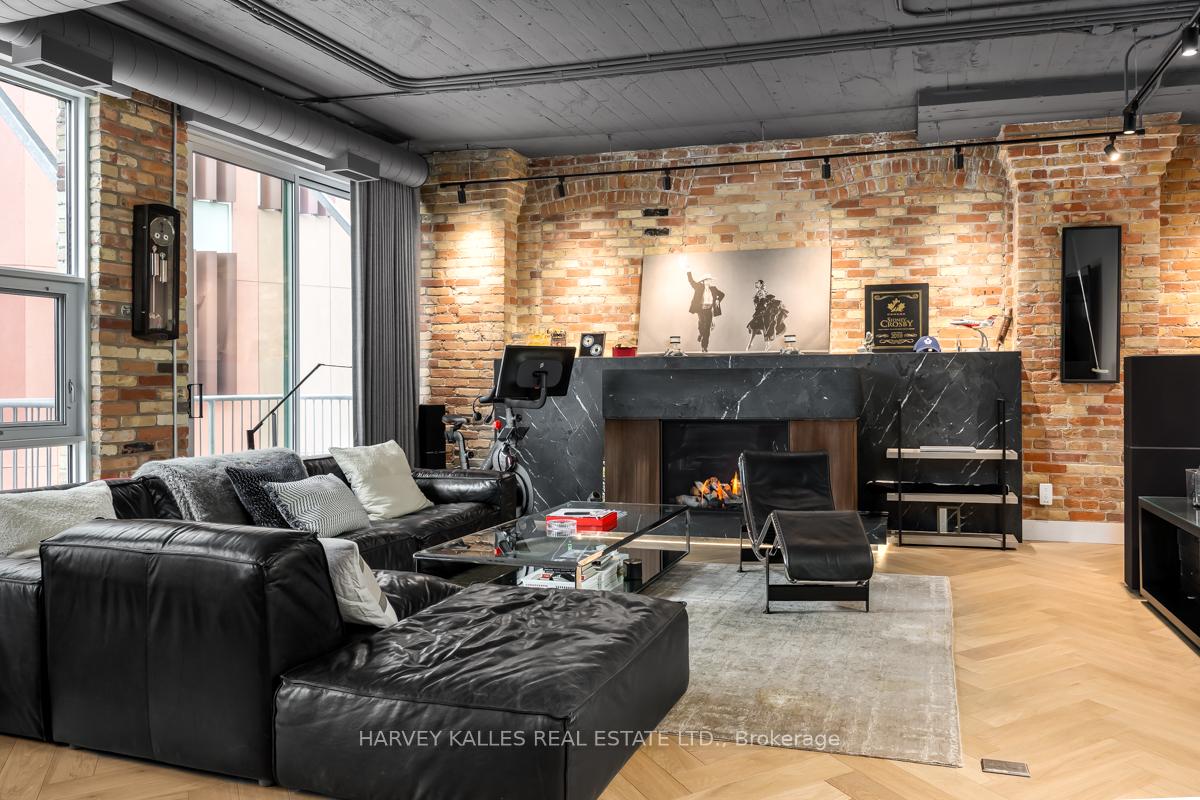 113 Dupont Street 201