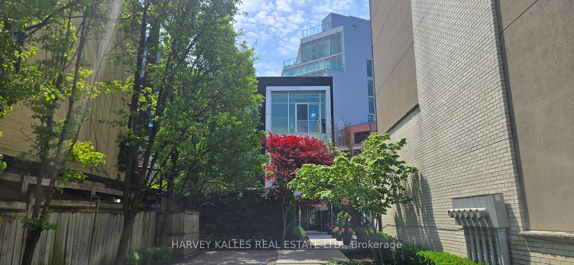 113 Dupont Street 201