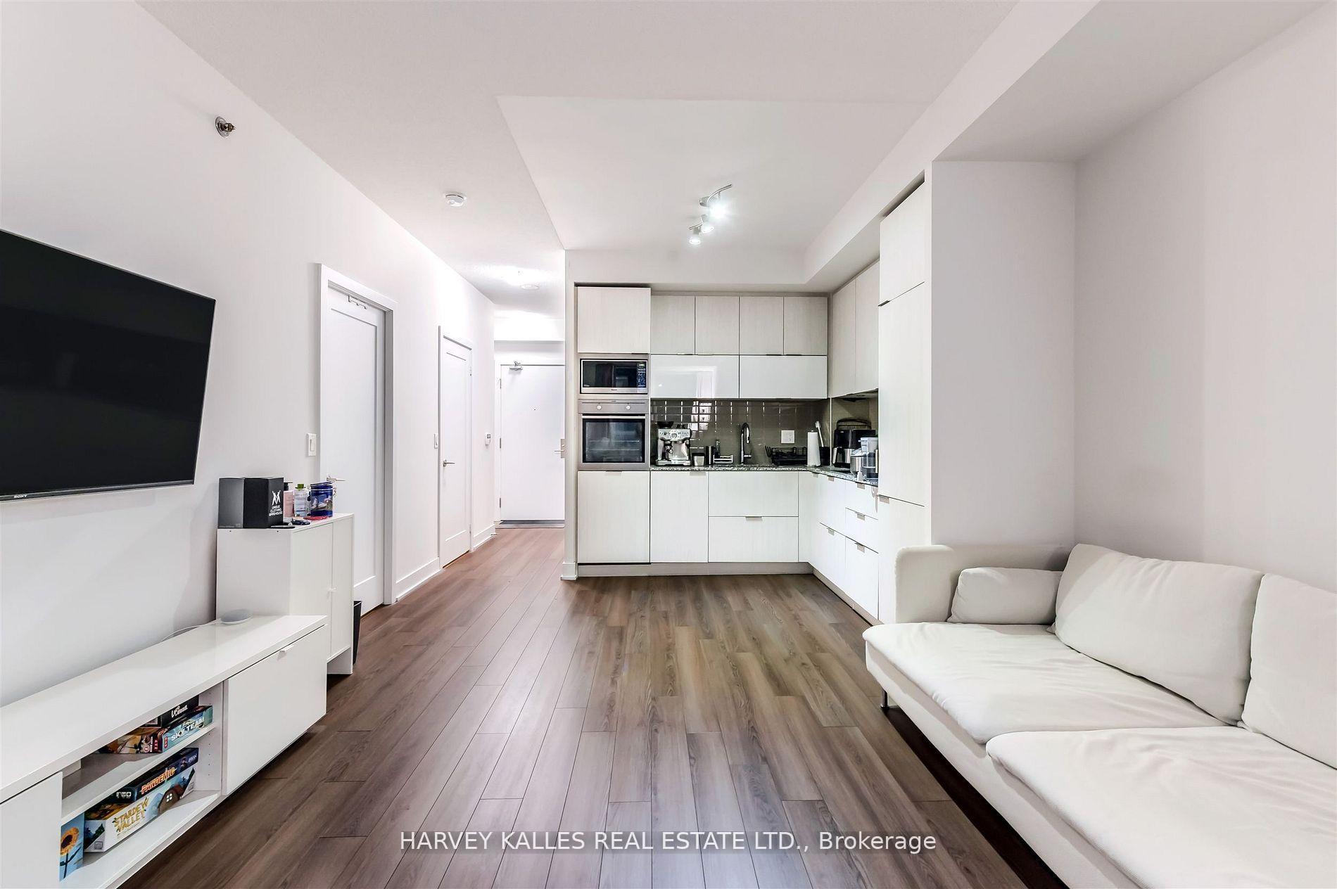 318 Richmond Street W 1508