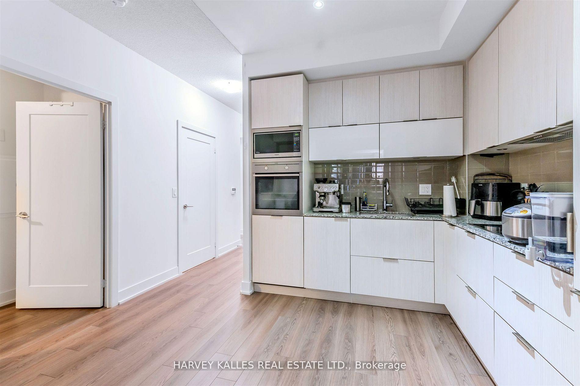 318 Richmond Street W 1508