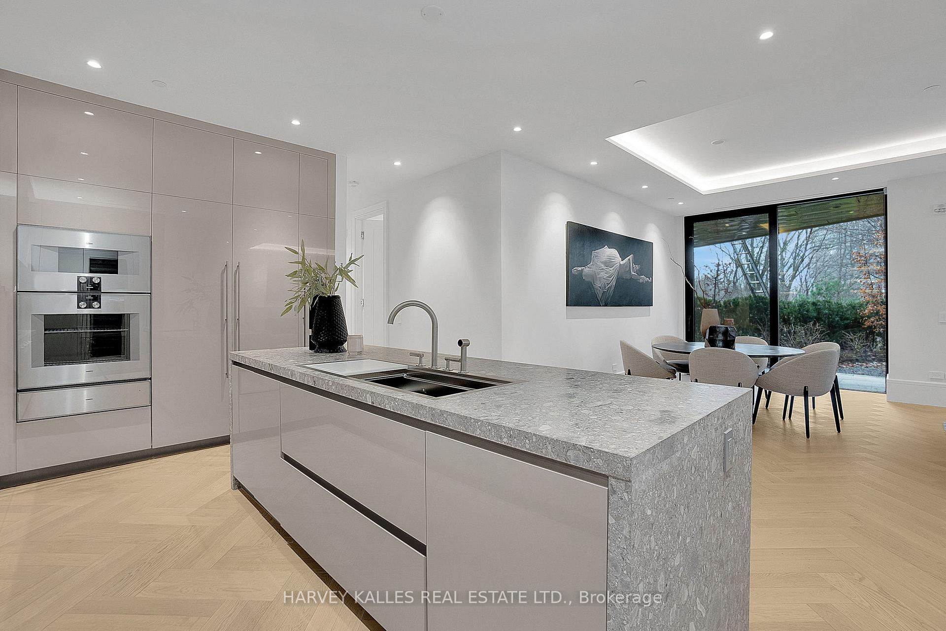 7 Dale Avenue 104