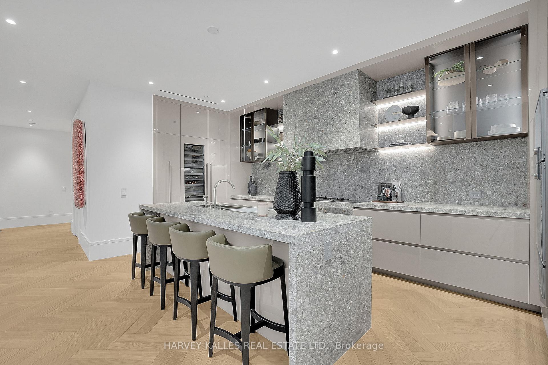 7 Dale Avenue 104