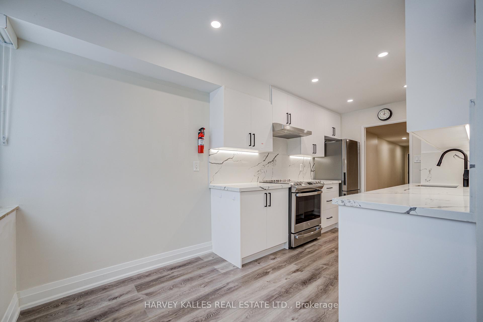 3000 Bathurst Street 109