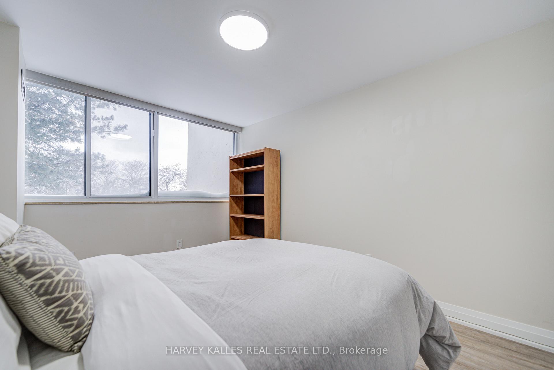 3000 Bathurst Street 109
