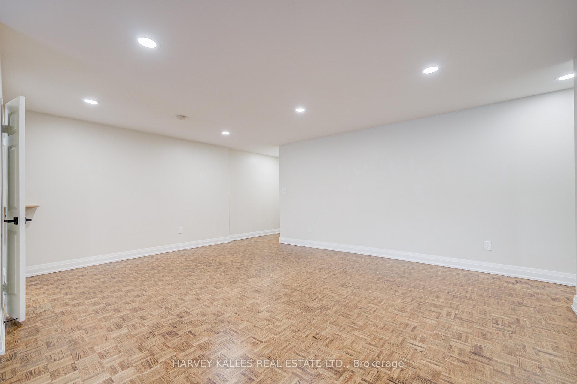 3000 Bathurst Street 109