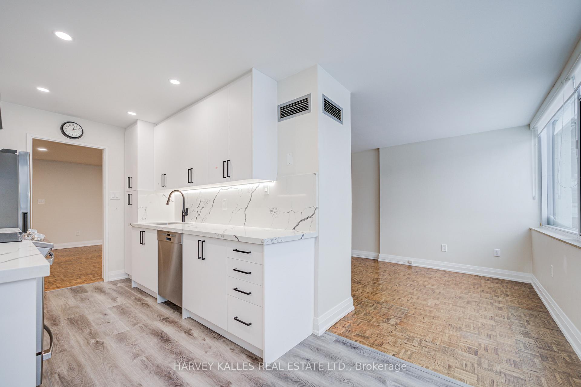 3000 Bathurst Street 109