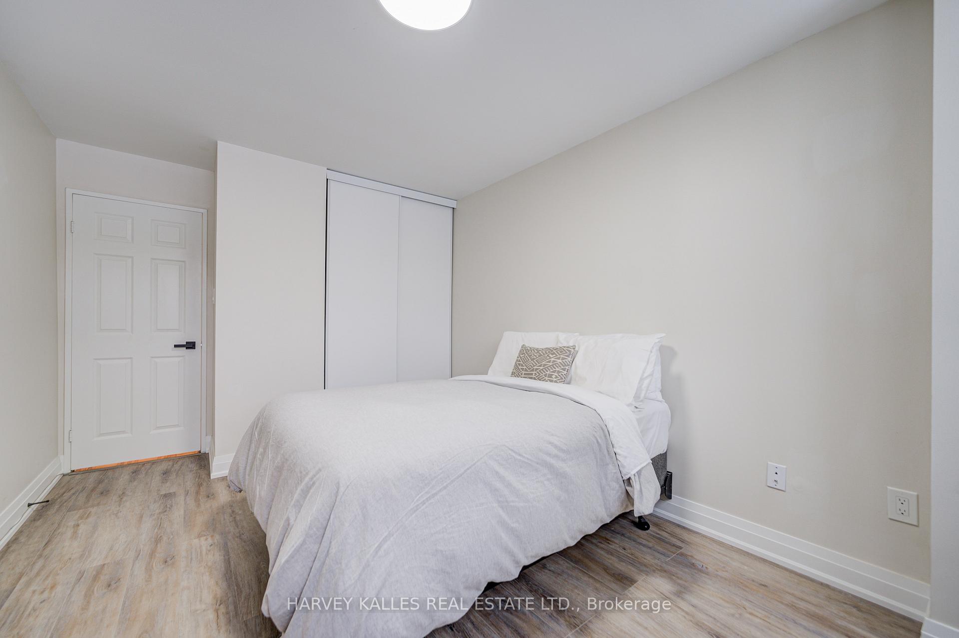 3000 Bathurst Street 109