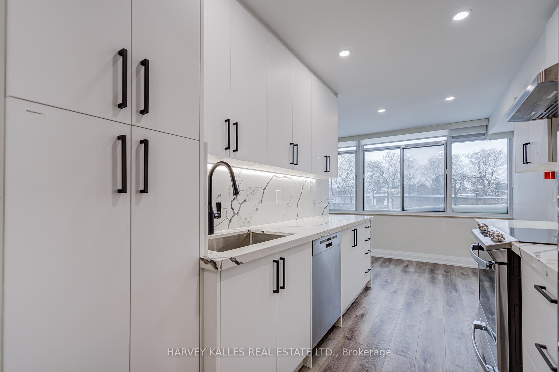 3000 Bathurst Street 109