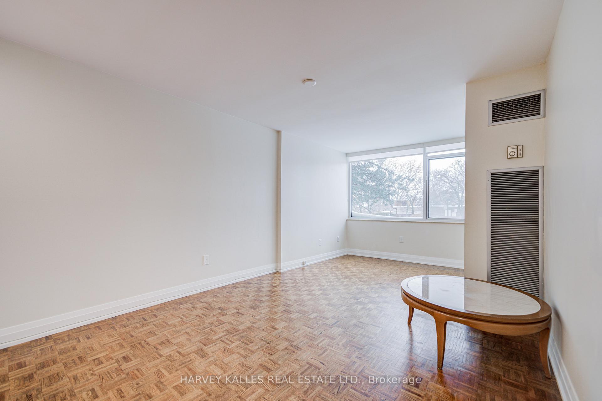 3000 Bathurst Street 109