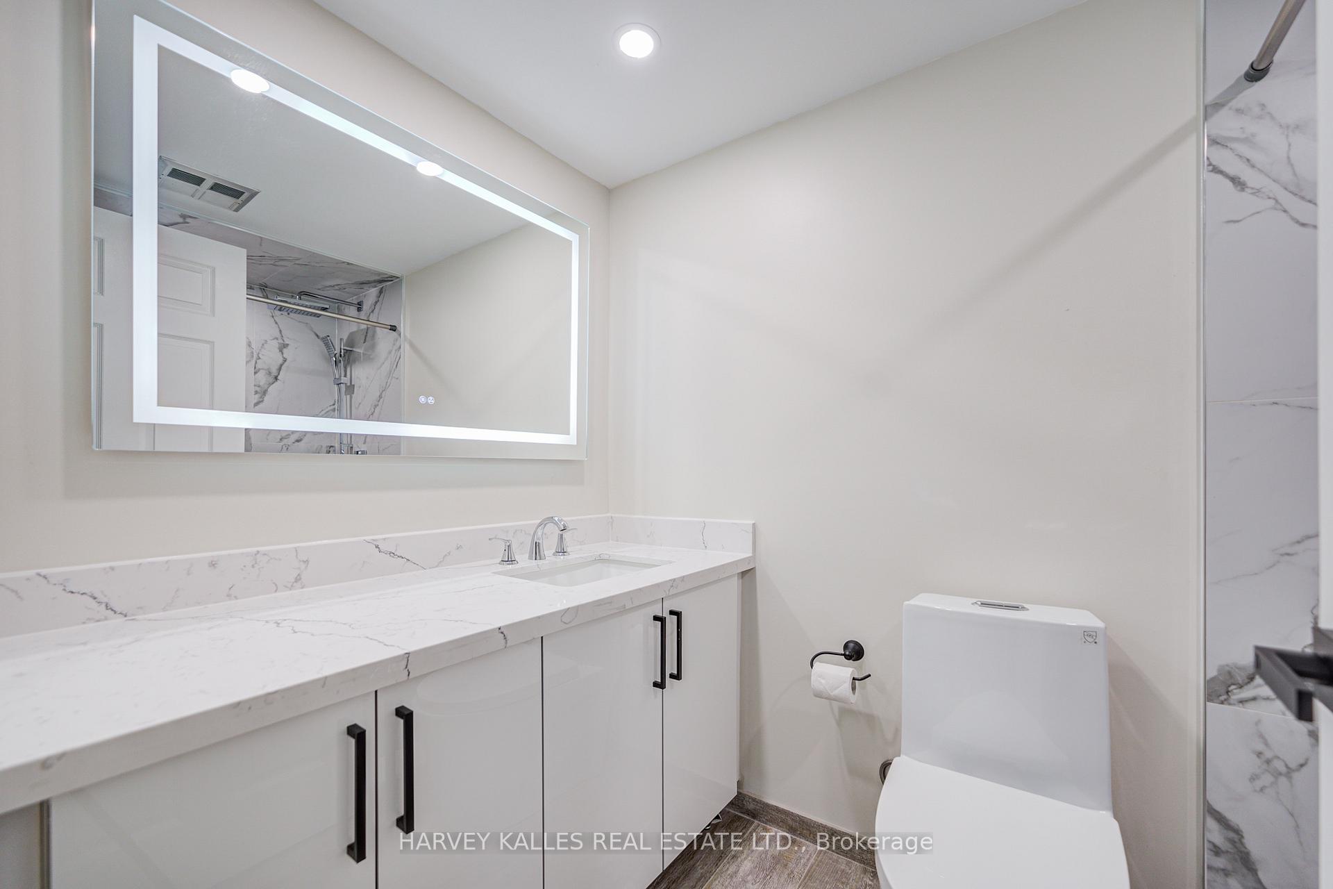 3000 Bathurst Street 109