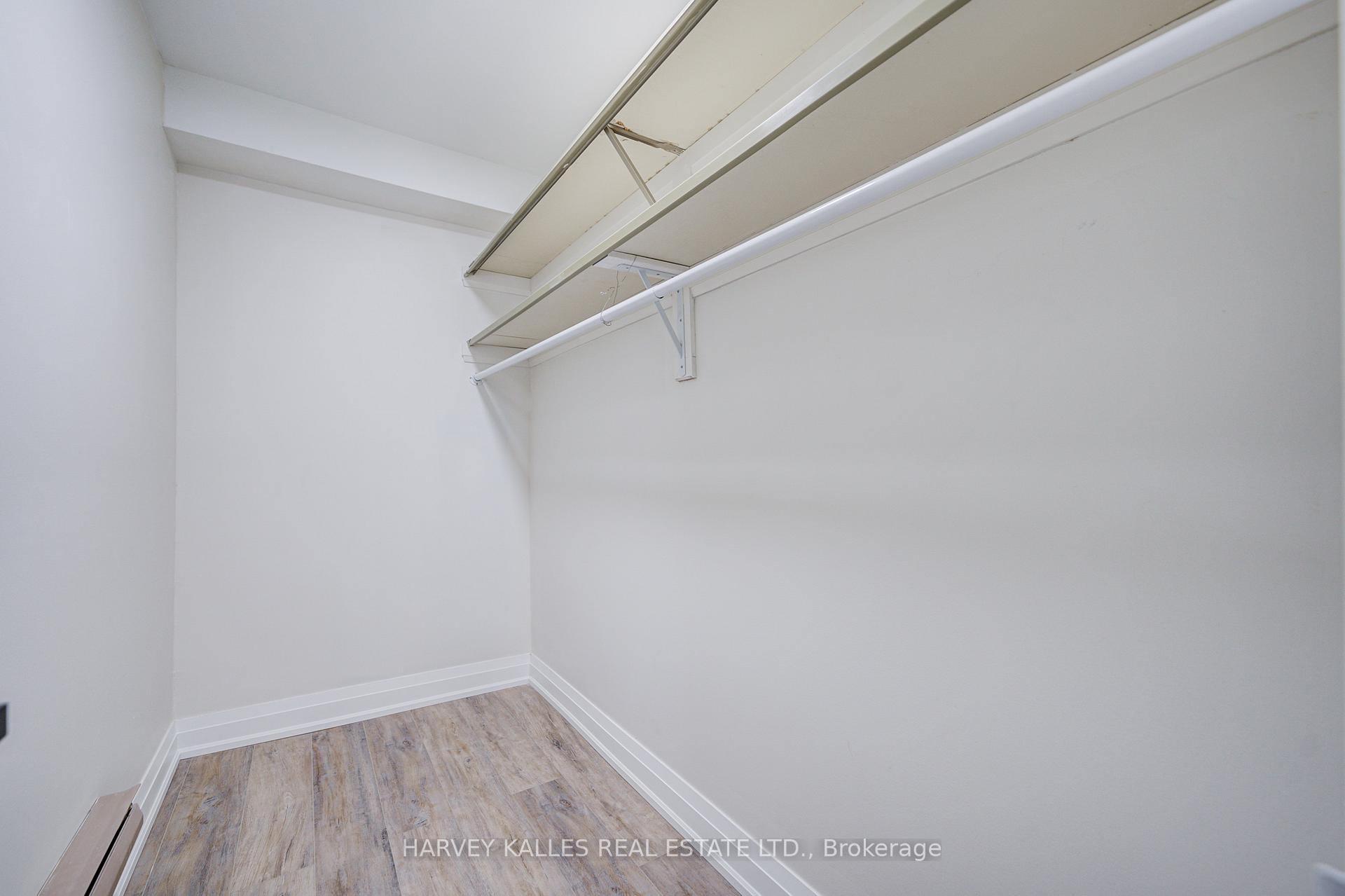3000 Bathurst Street 109