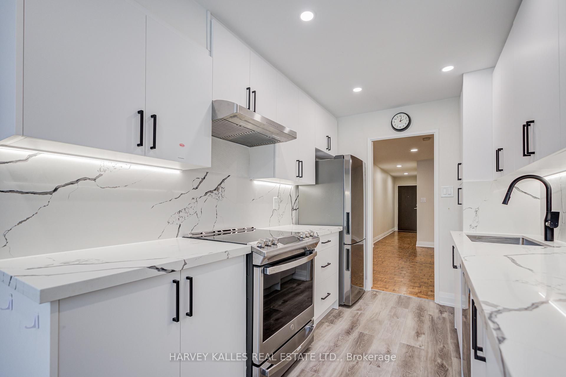 3000 Bathurst Street 109