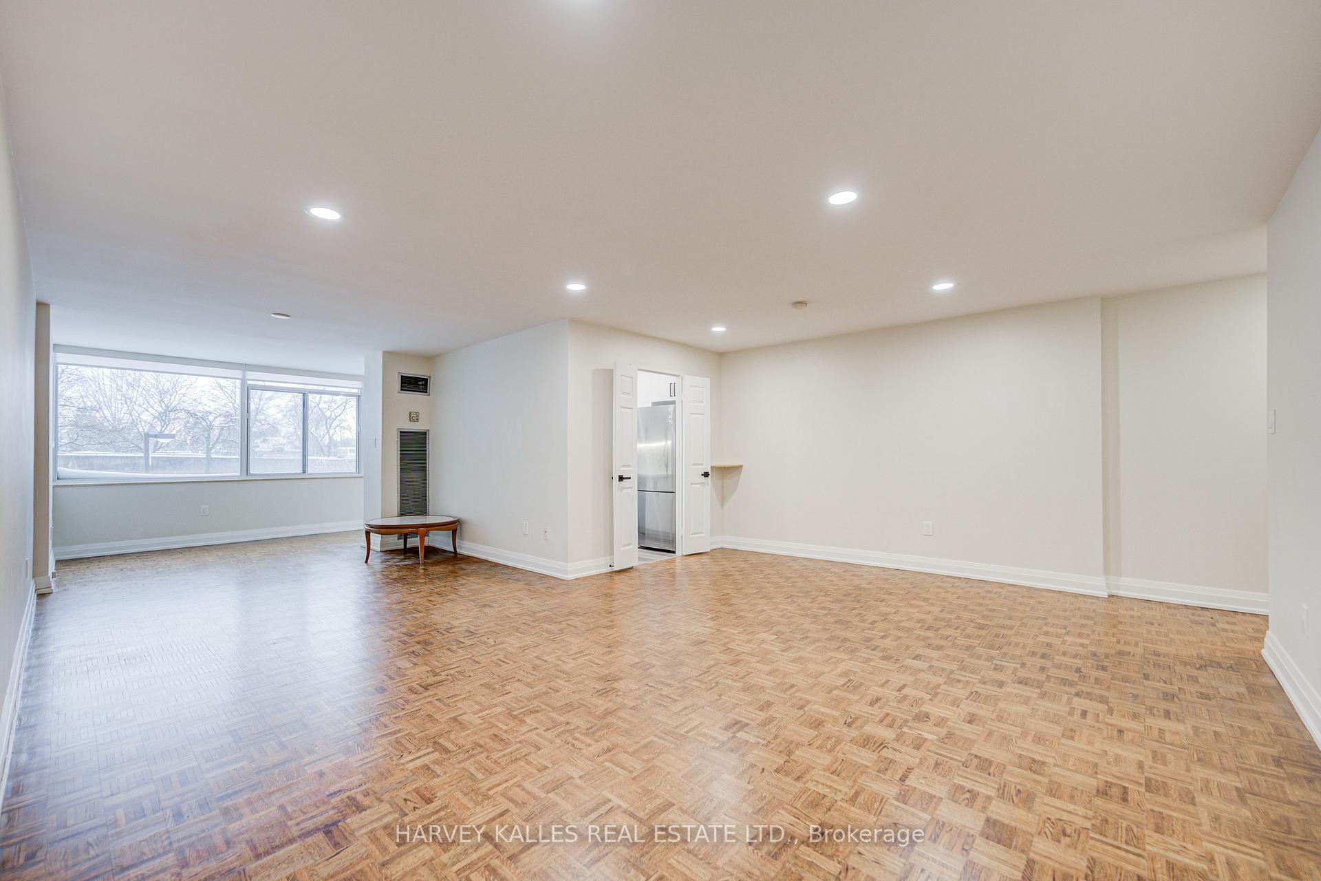 3000 Bathurst Street 109