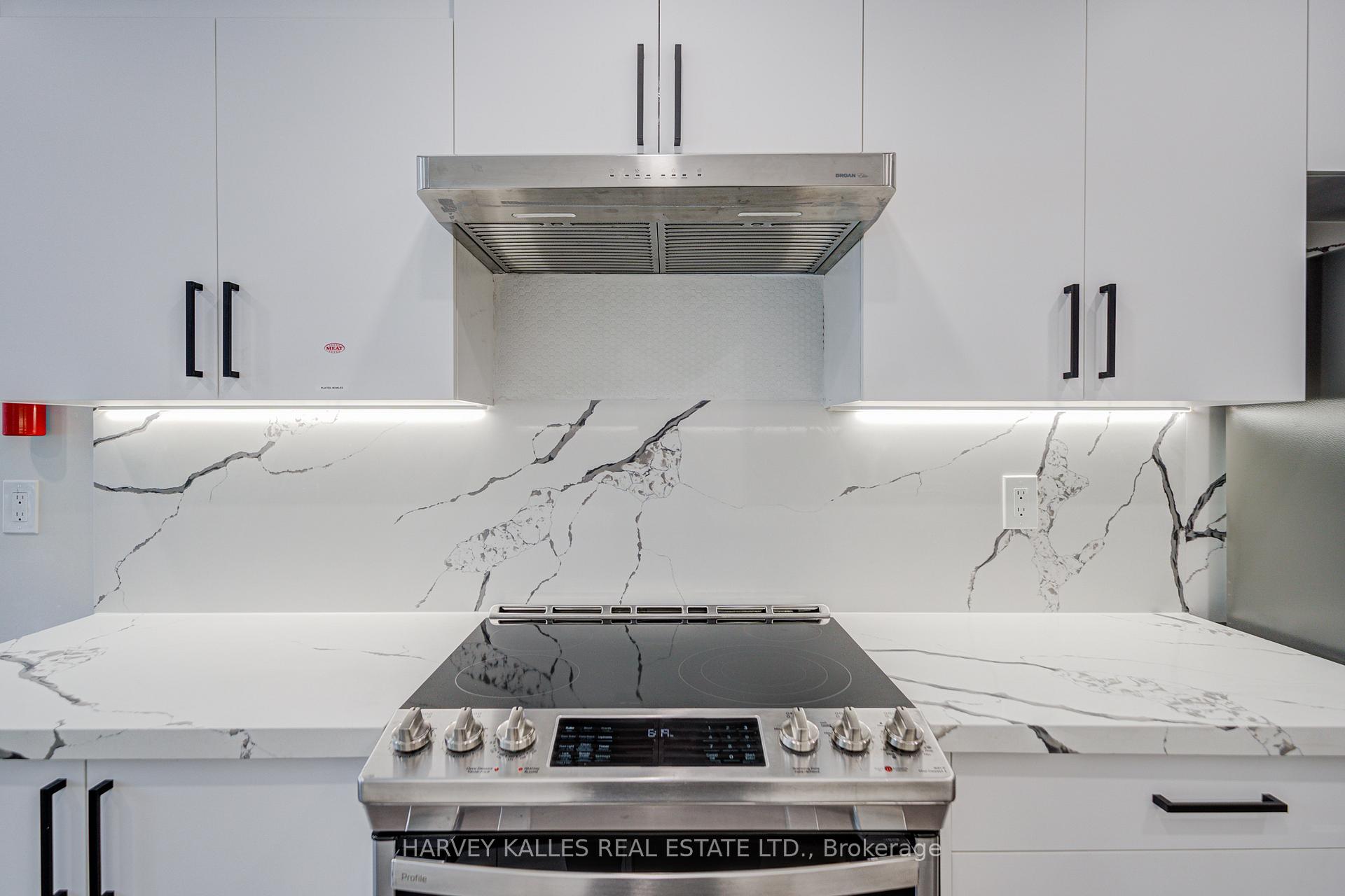 3000 Bathurst Street 109