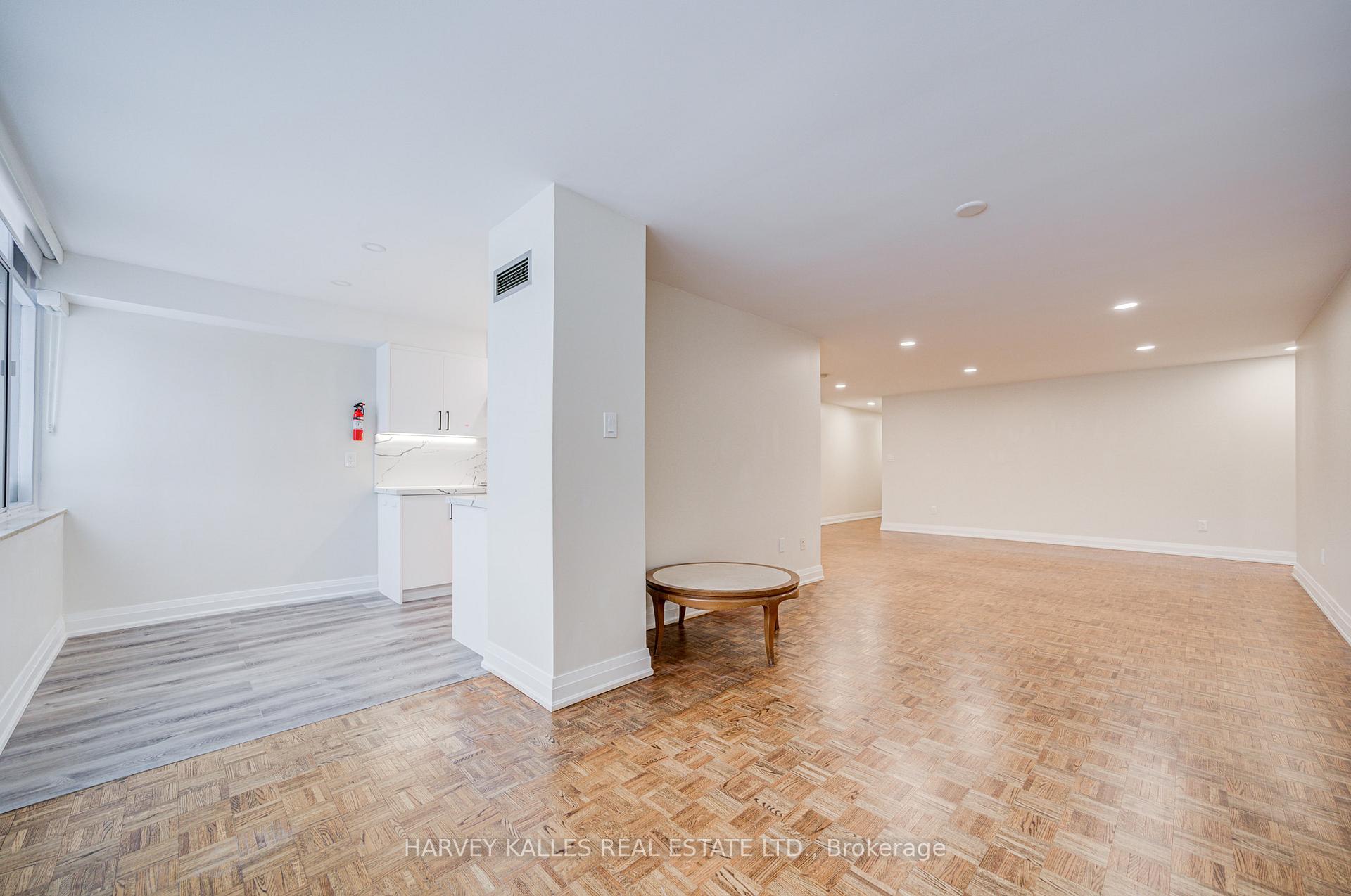 3000 Bathurst Street 109