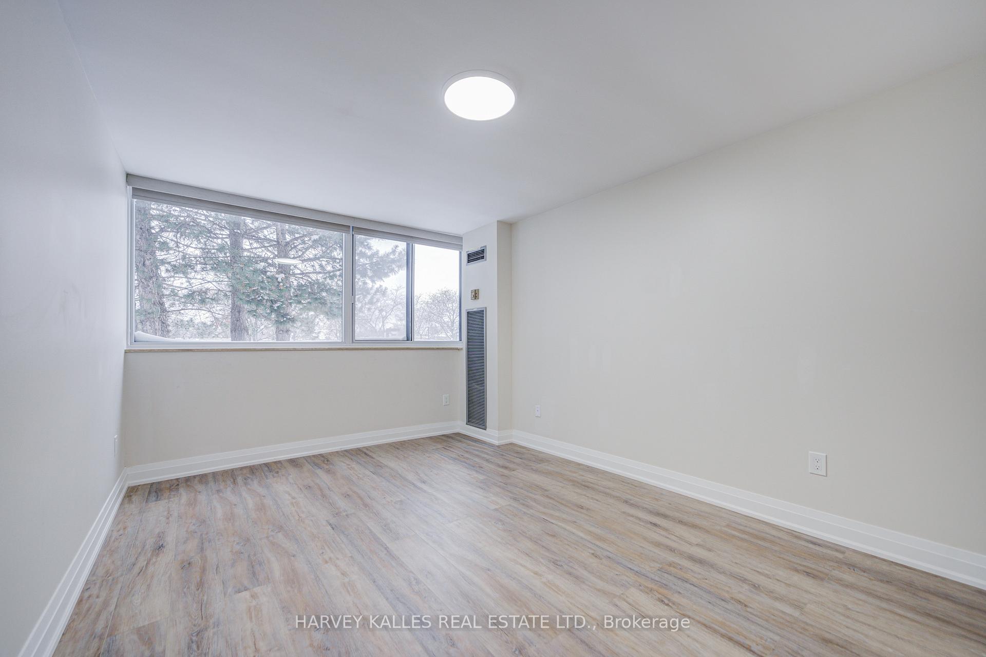 3000 Bathurst Street 109