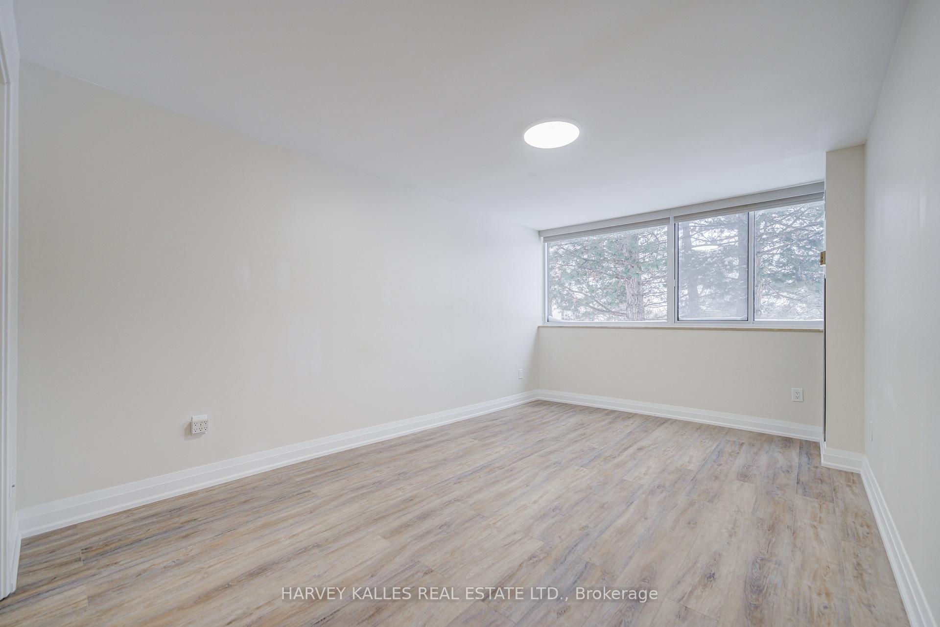 3000 Bathurst Street 109