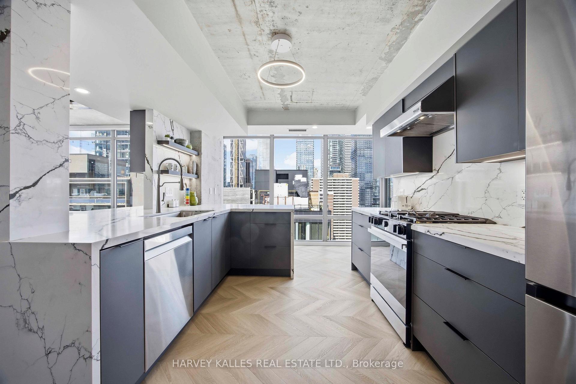 22 Wellesley Street E PH2
