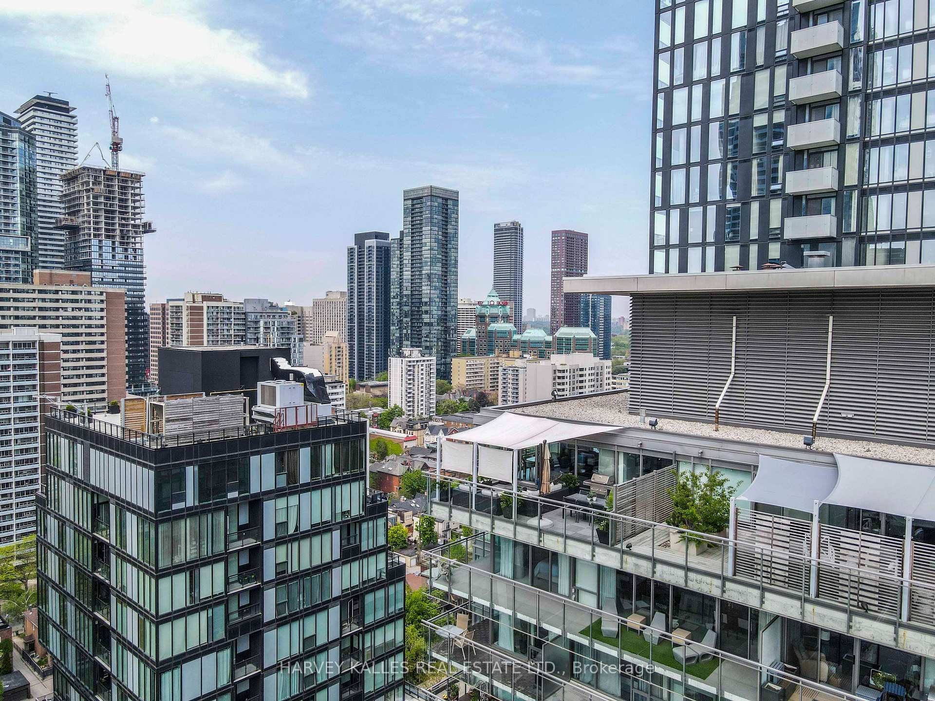 22 Wellesley Street E PH2