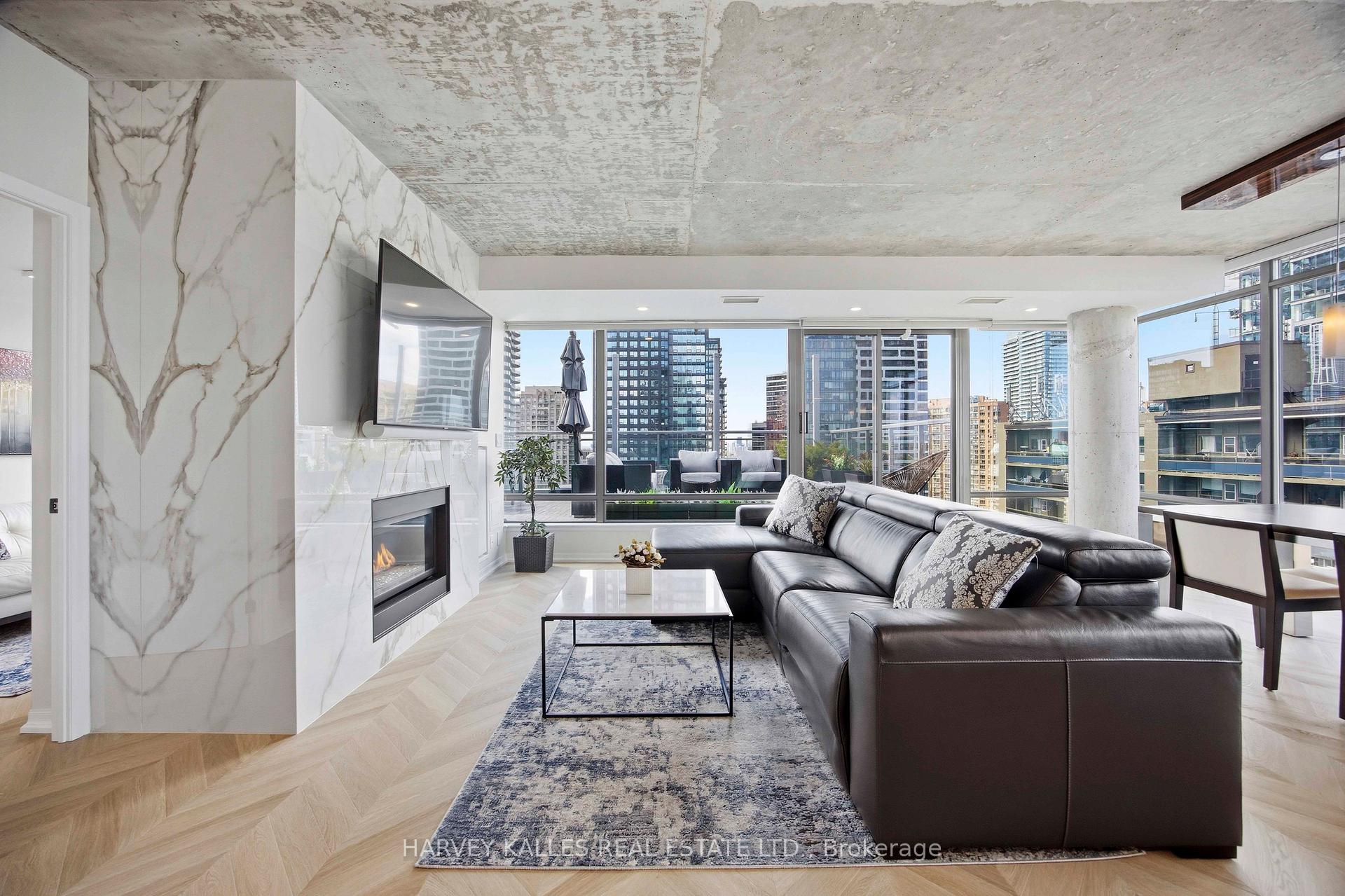 22 Wellesley Street E PH2
