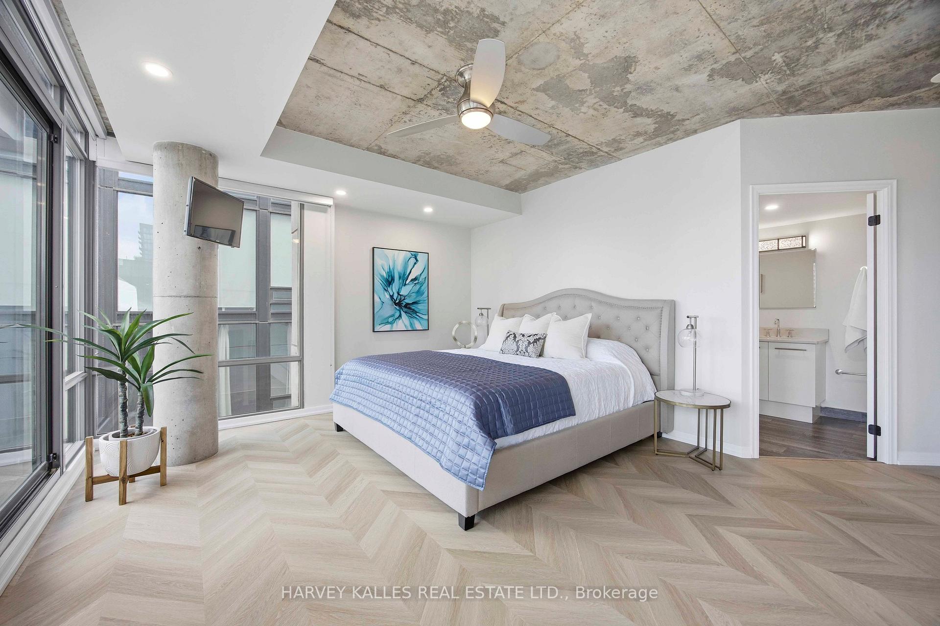 22 Wellesley Street E PH2