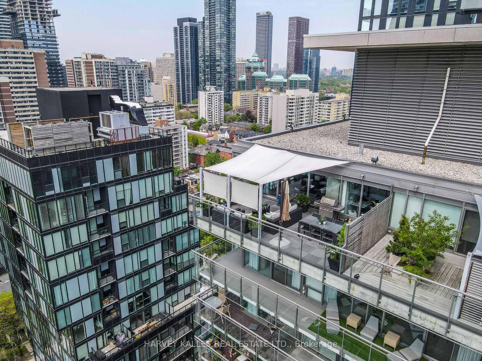 22 Wellesley Street E PH2
