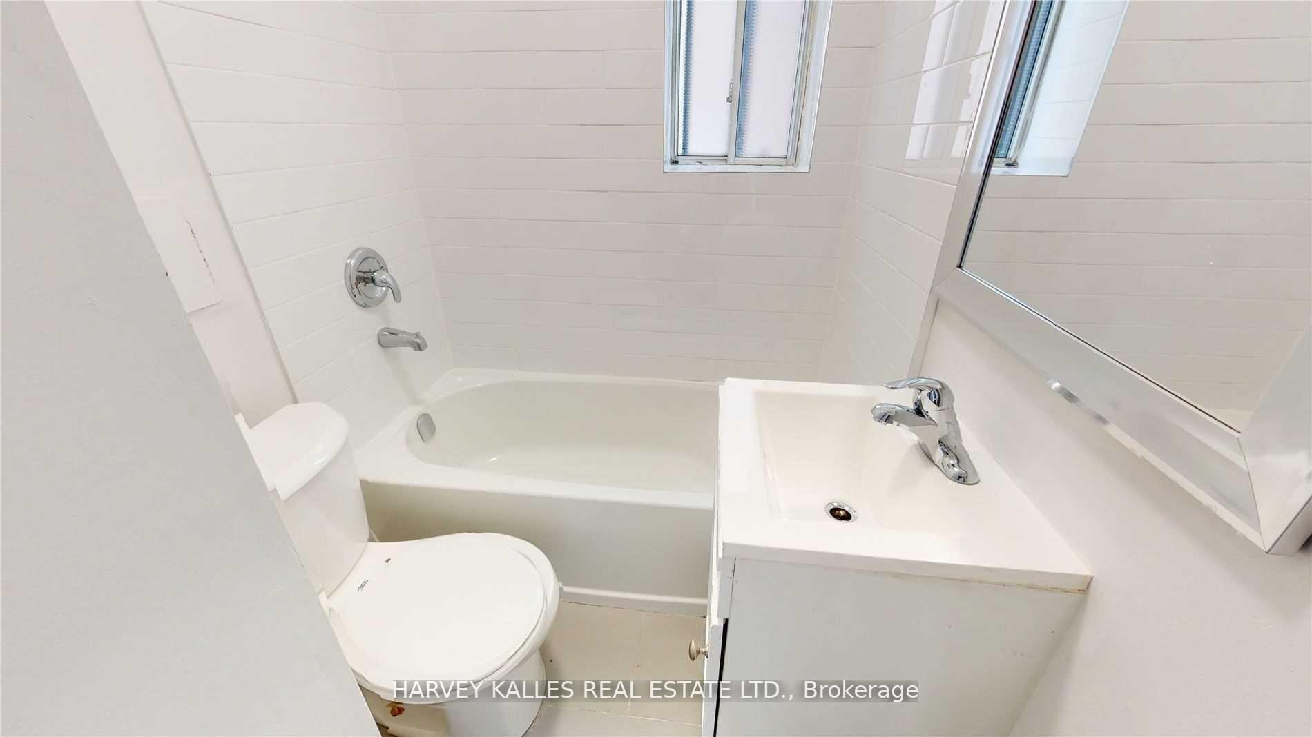 320 Lonsdale Road 3