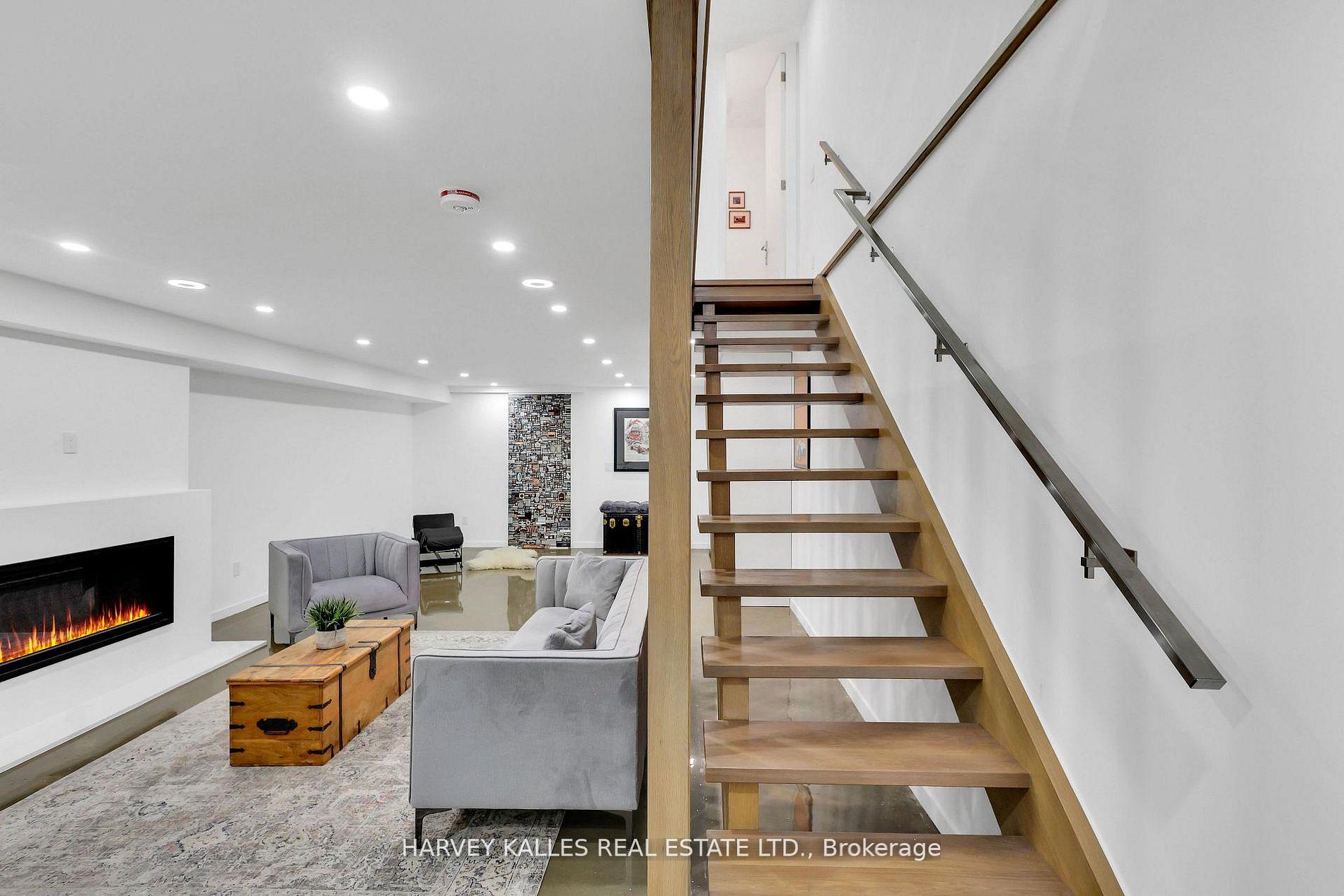 223 Wychwood Avenue