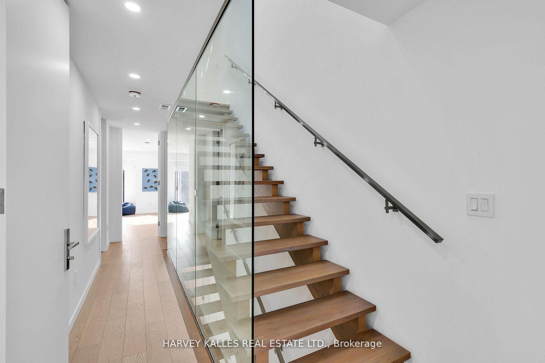 223 Wychwood Avenue
