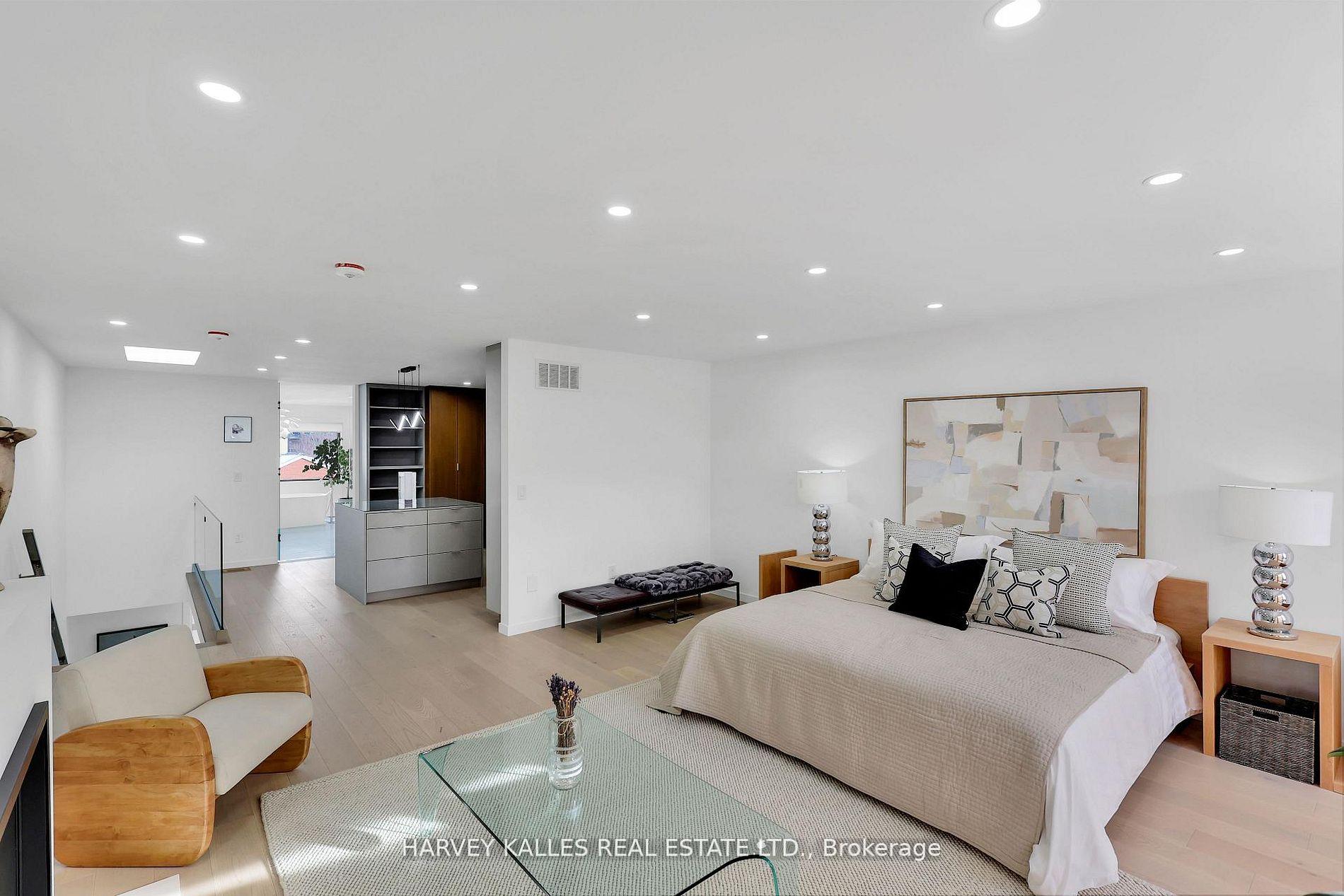 223 Wychwood Avenue