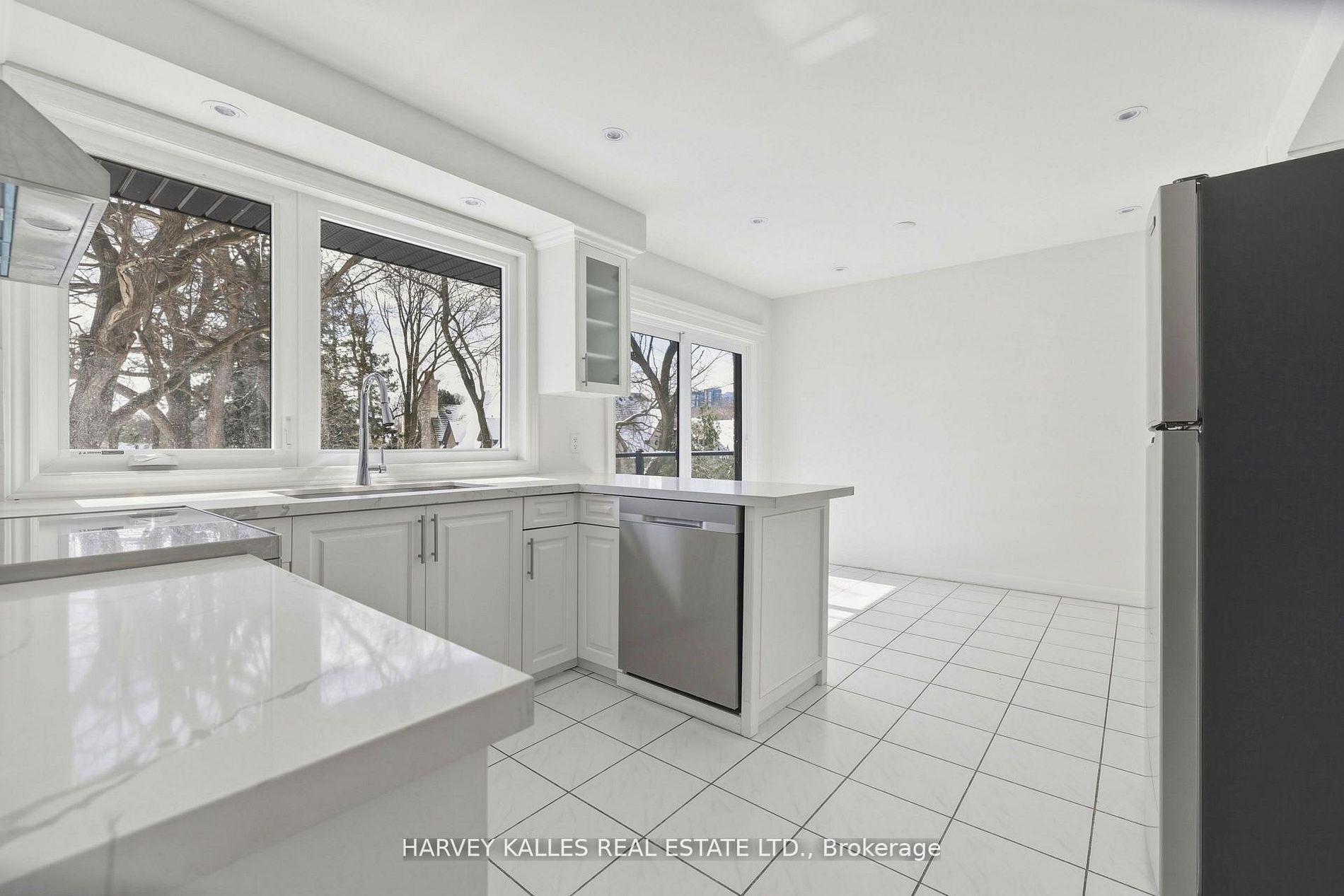 537 Blythwood Road