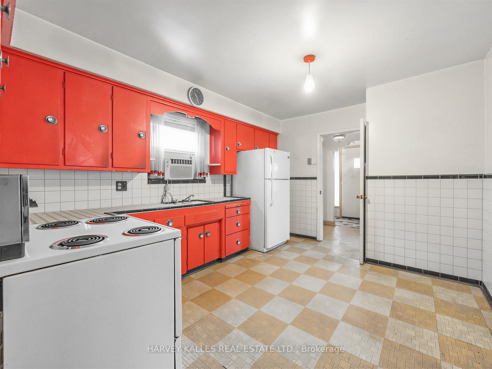 12 Invermay Avenue