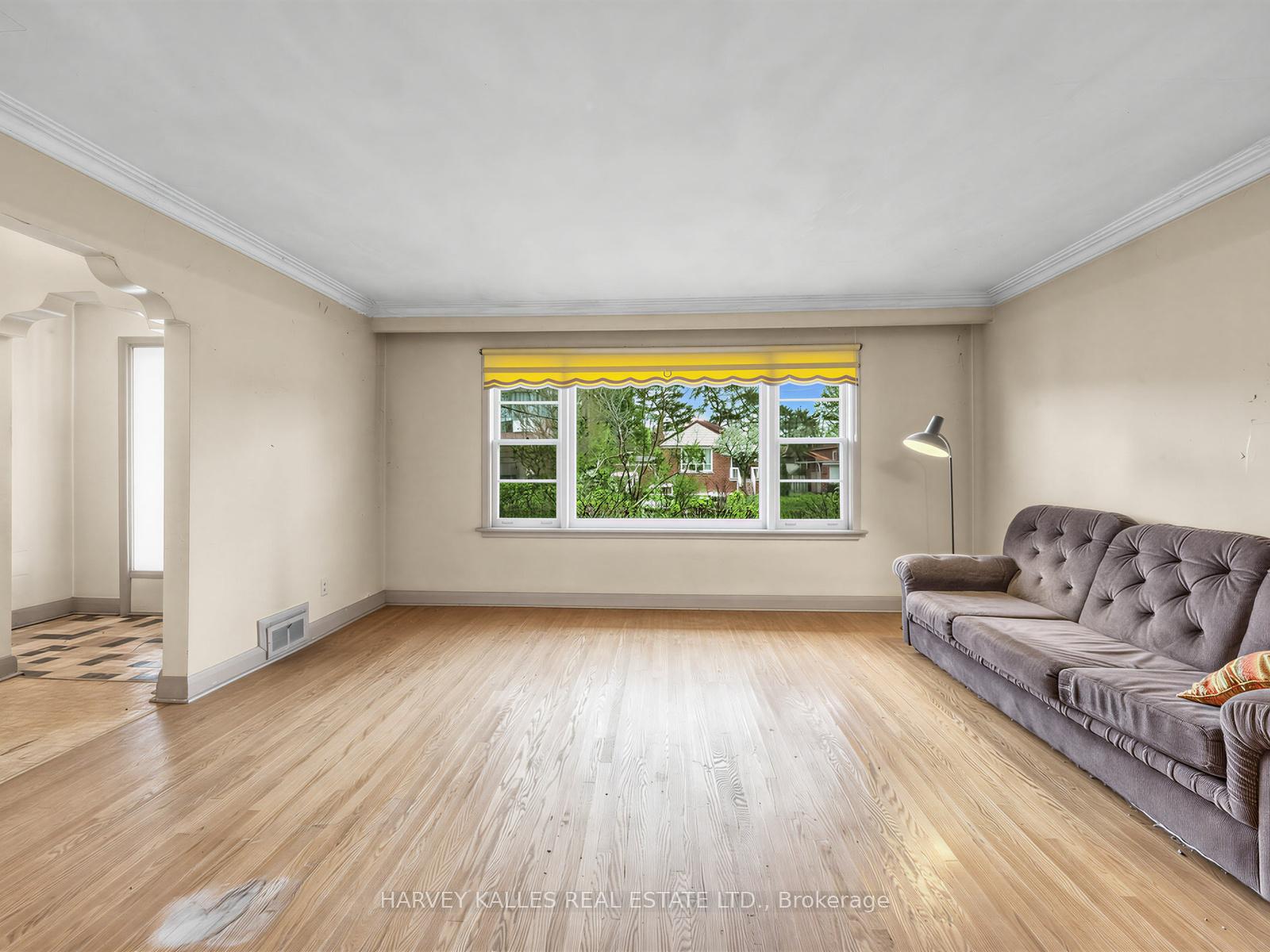12 Invermay Avenue