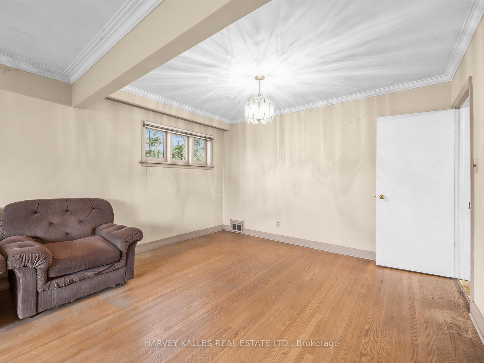 12 Invermay Avenue