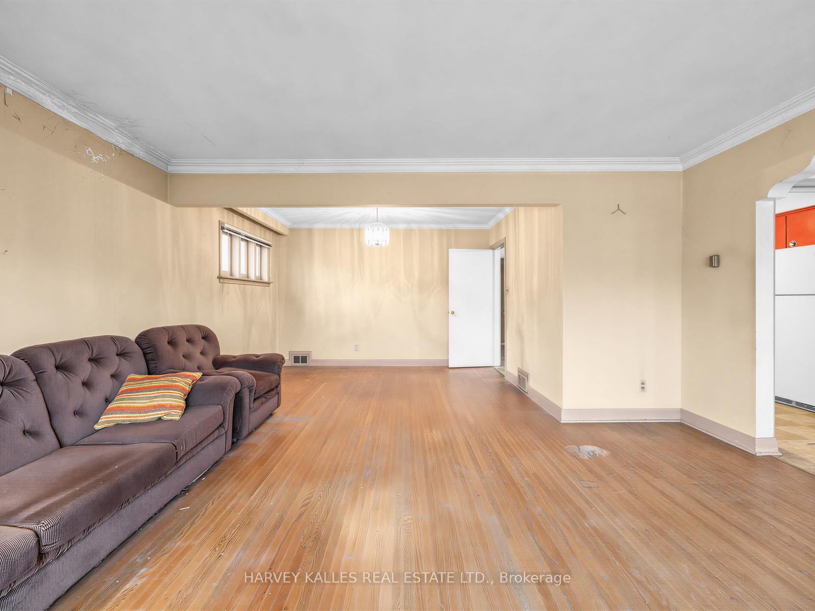 12 Invermay Avenue