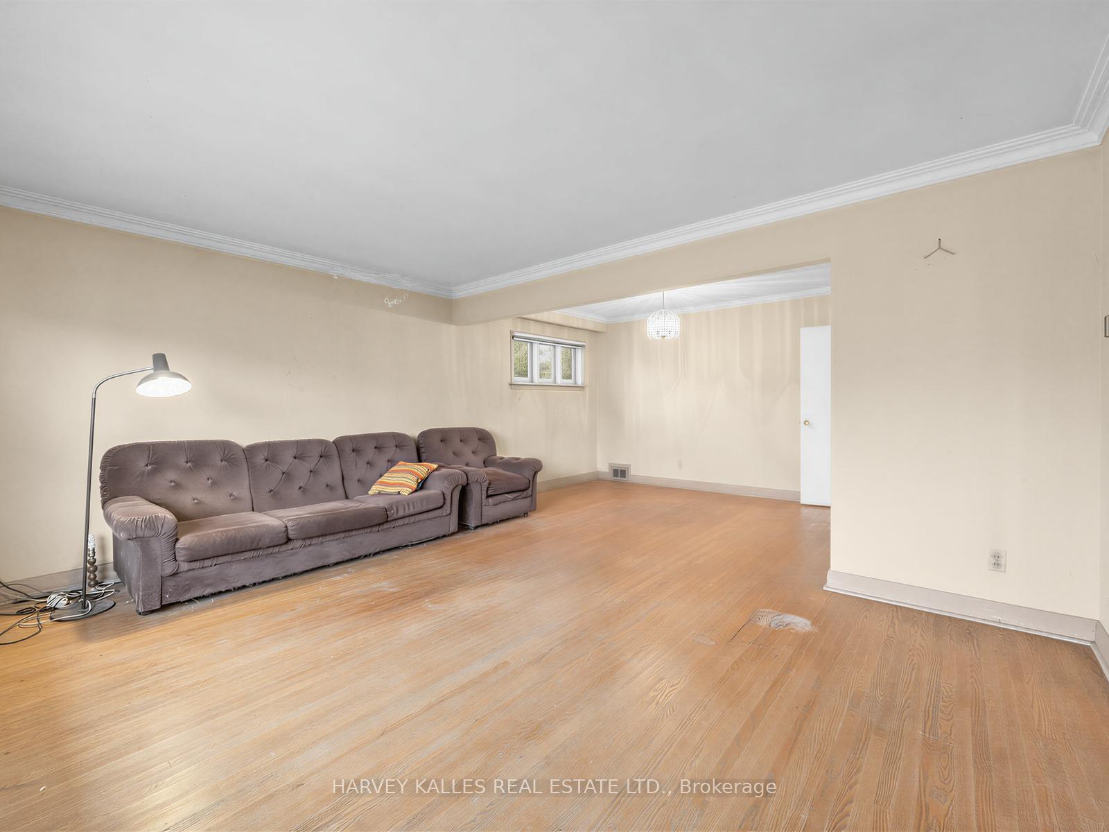 12 Invermay Avenue