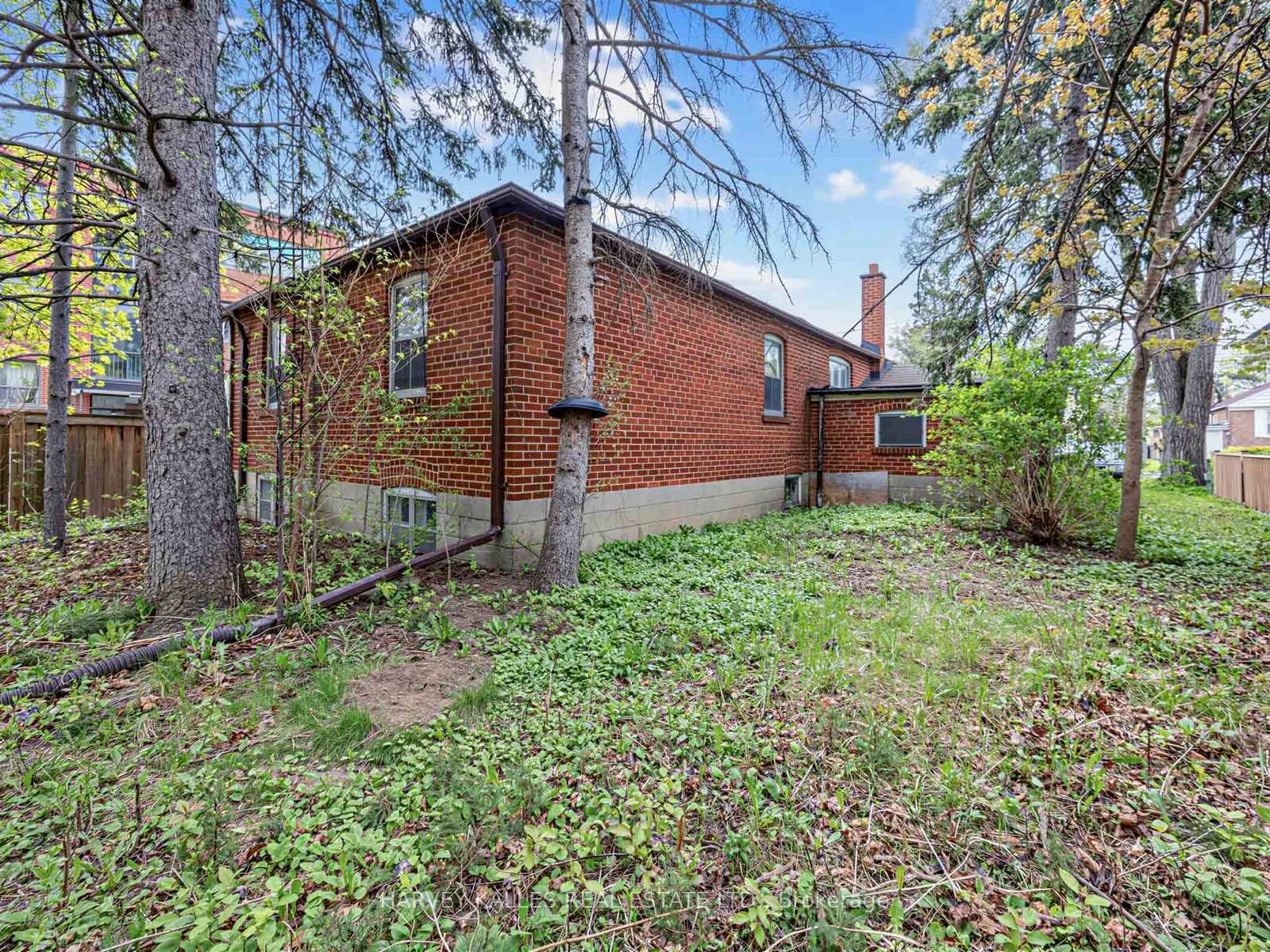 12 Invermay Avenue