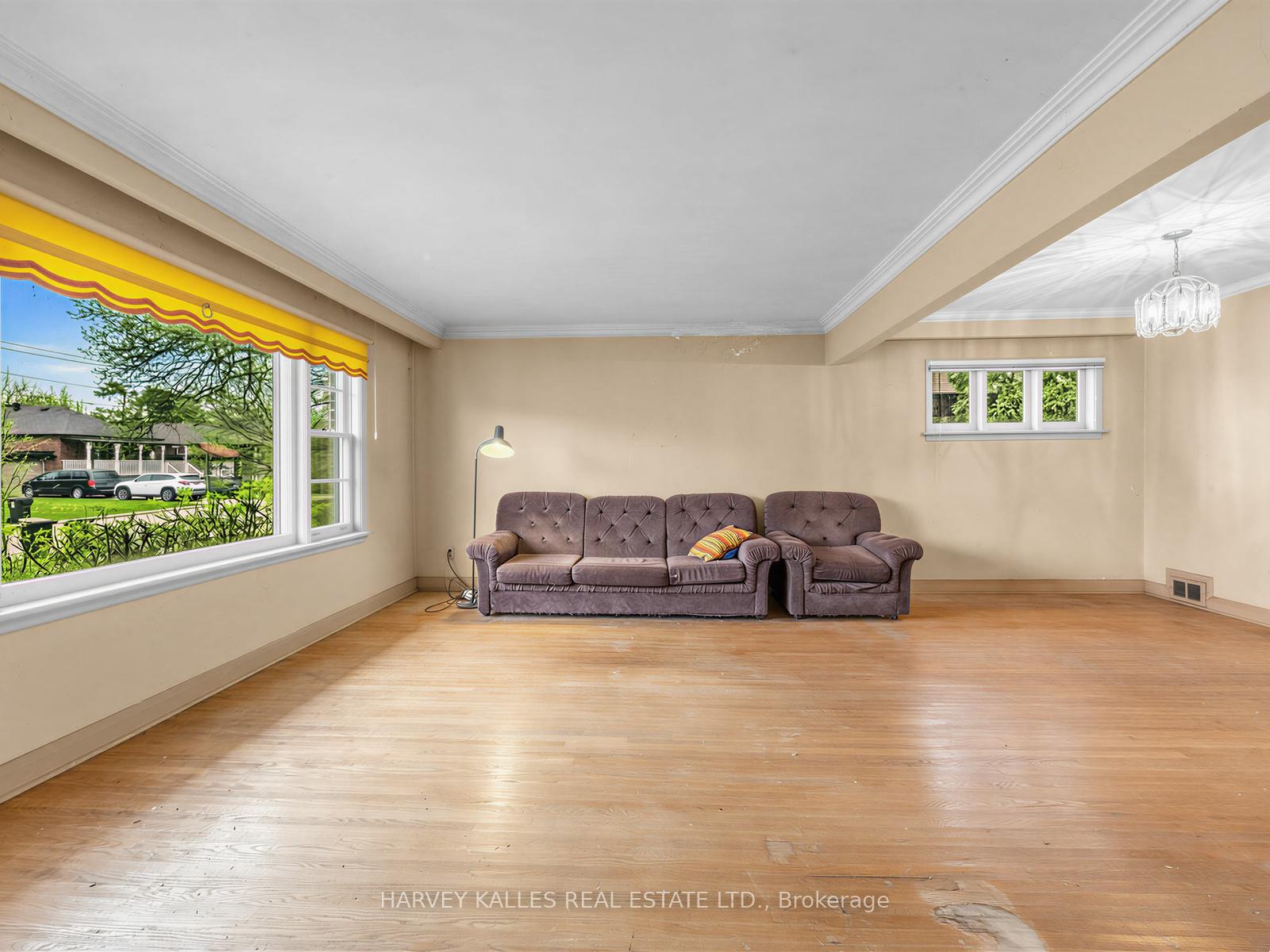 12 Invermay Avenue