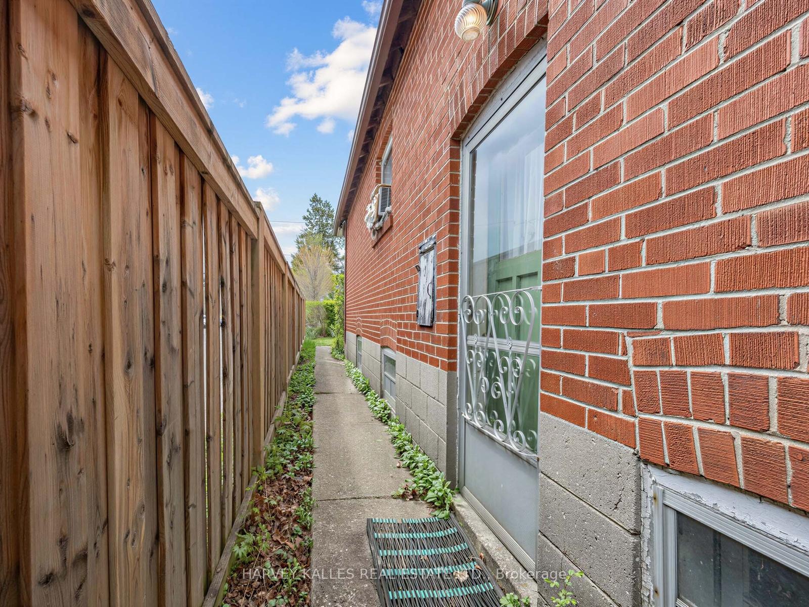 12 Invermay Avenue