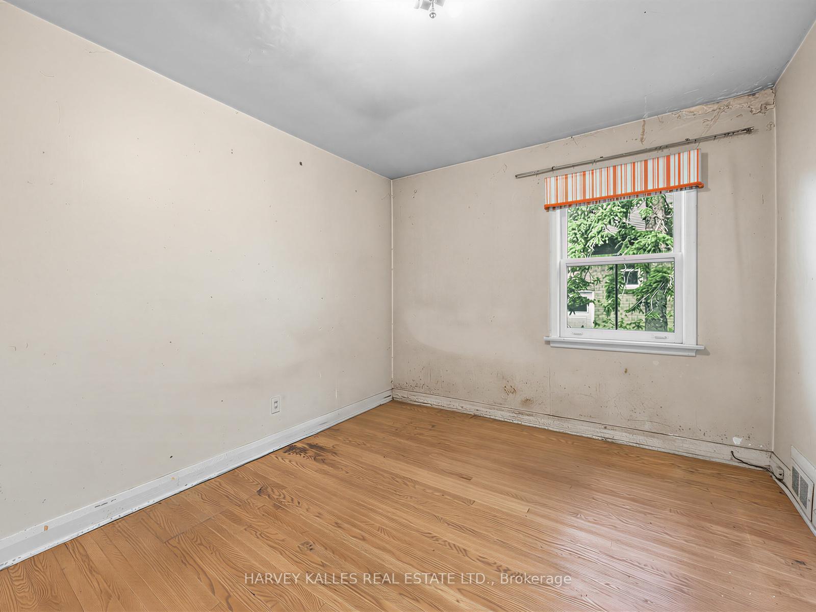 12 Invermay Avenue