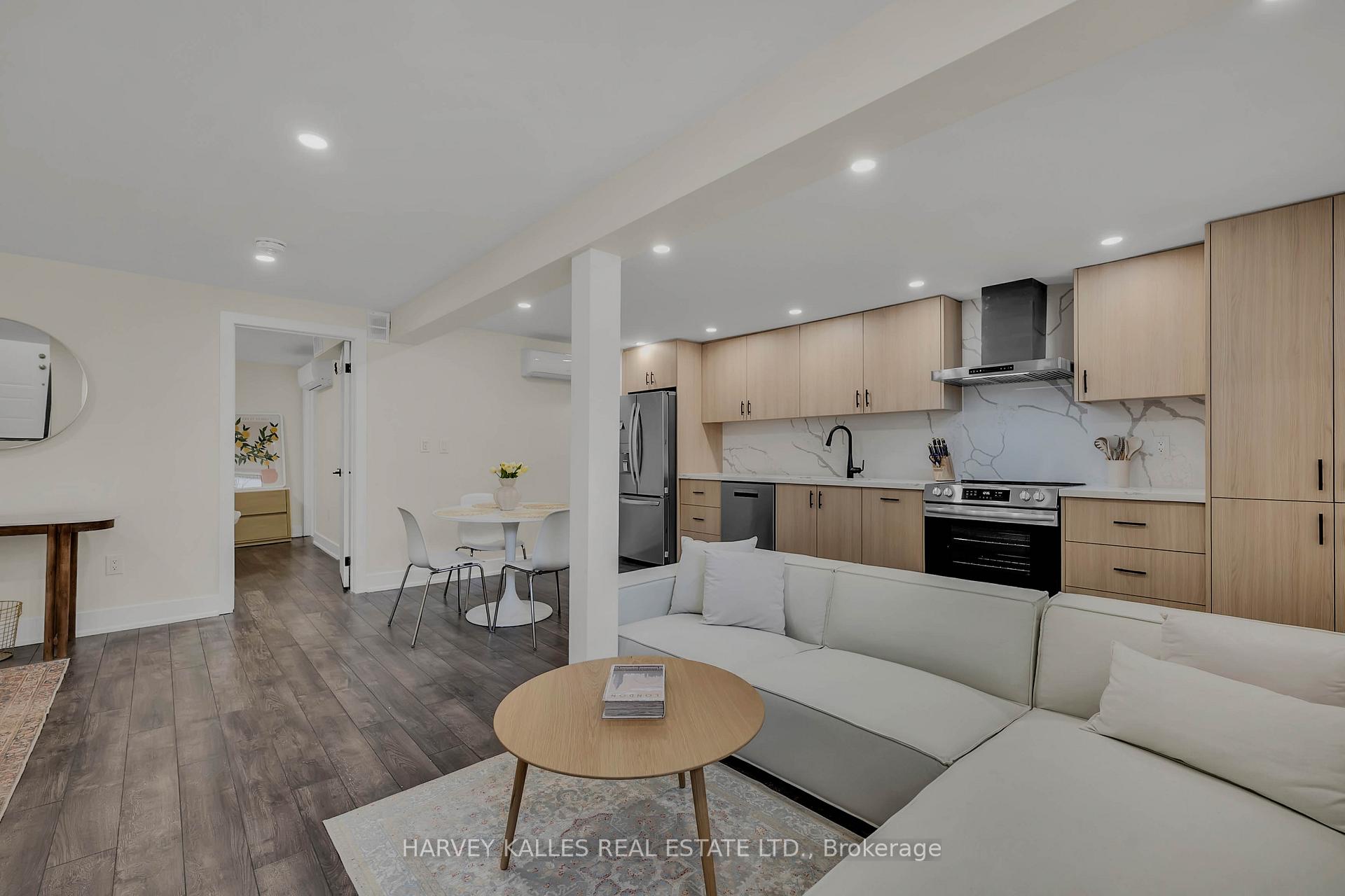 692 Richmond Street W 3