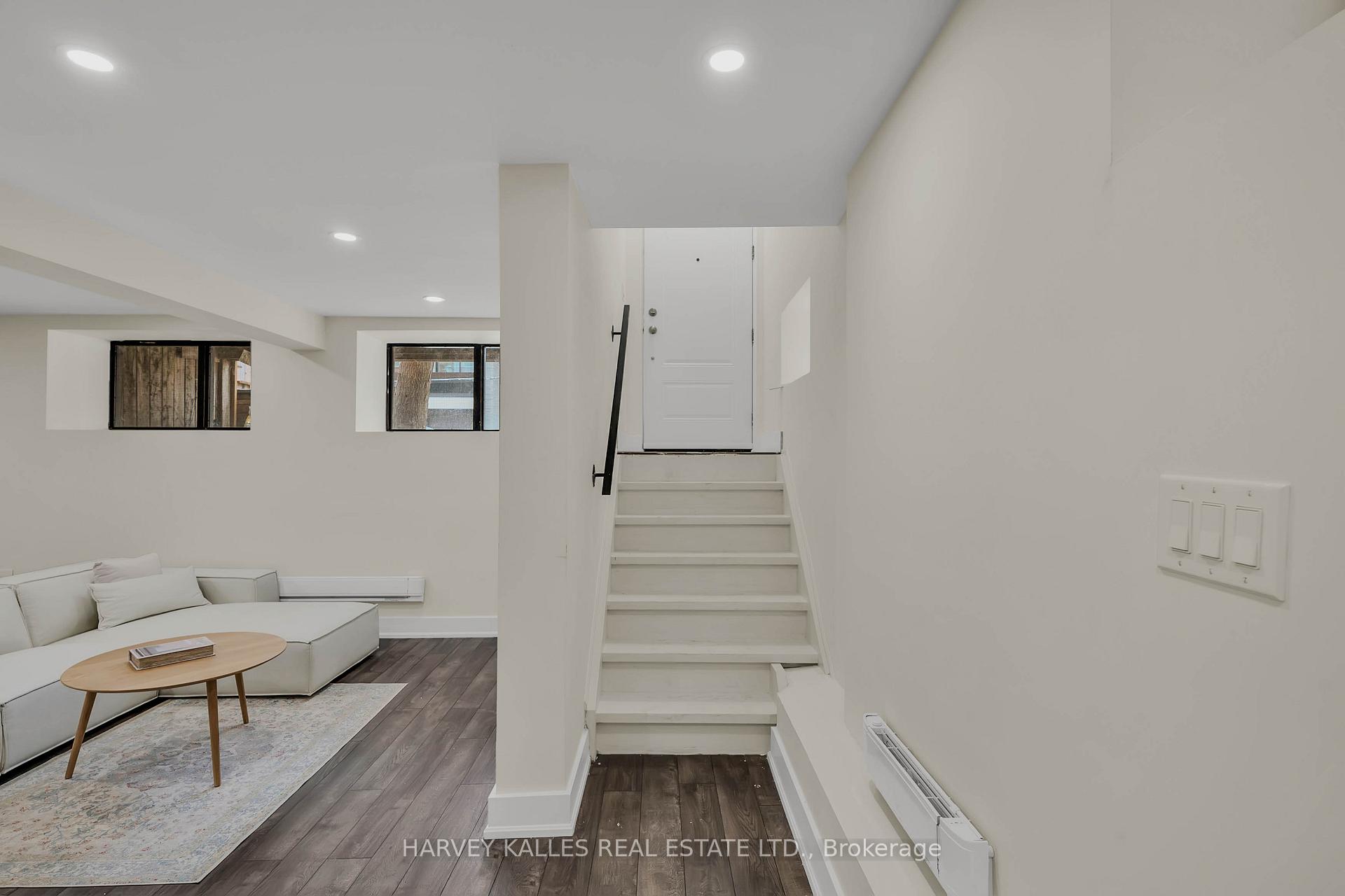 692 Richmond Street W 3