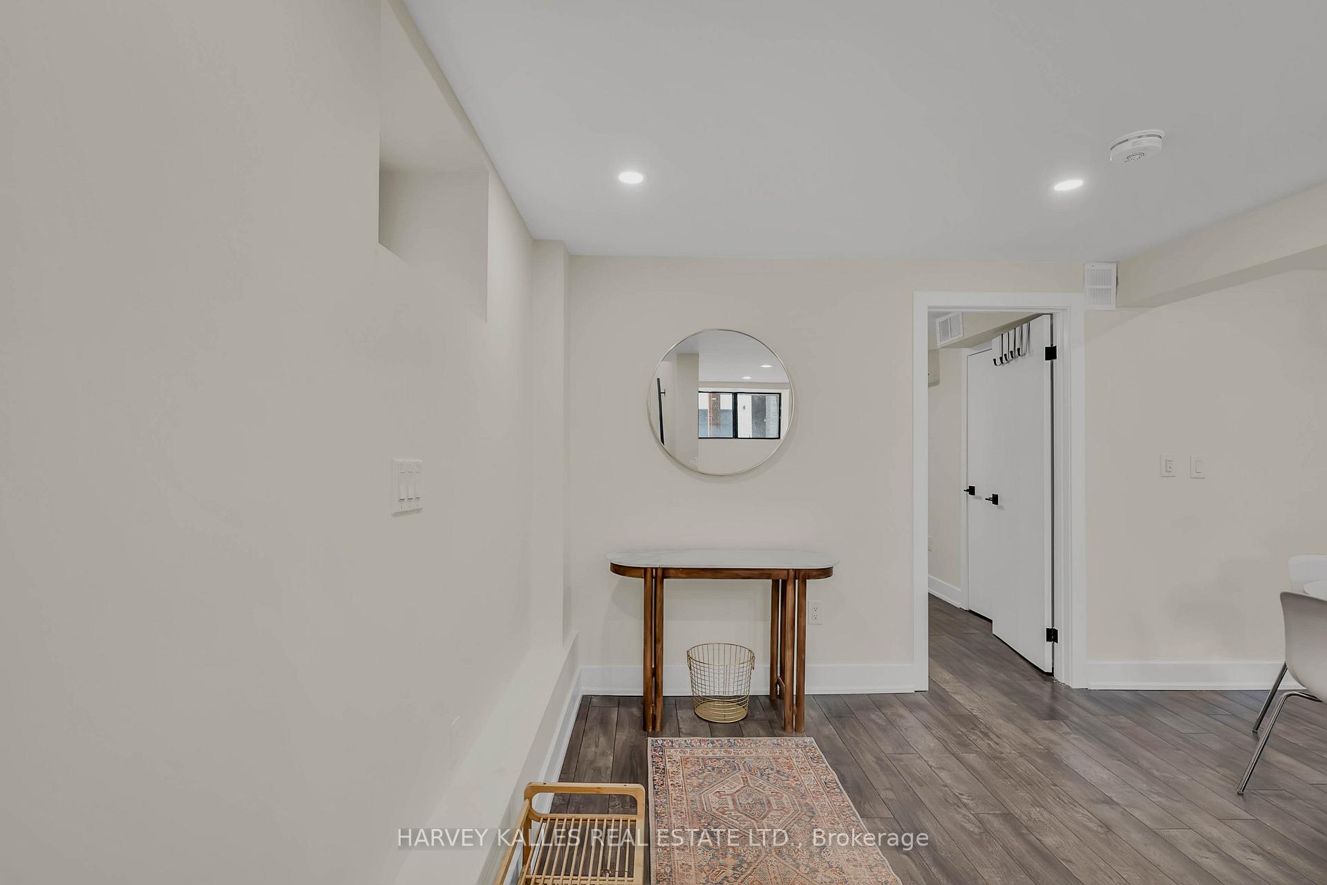 692 Richmond Street W 3