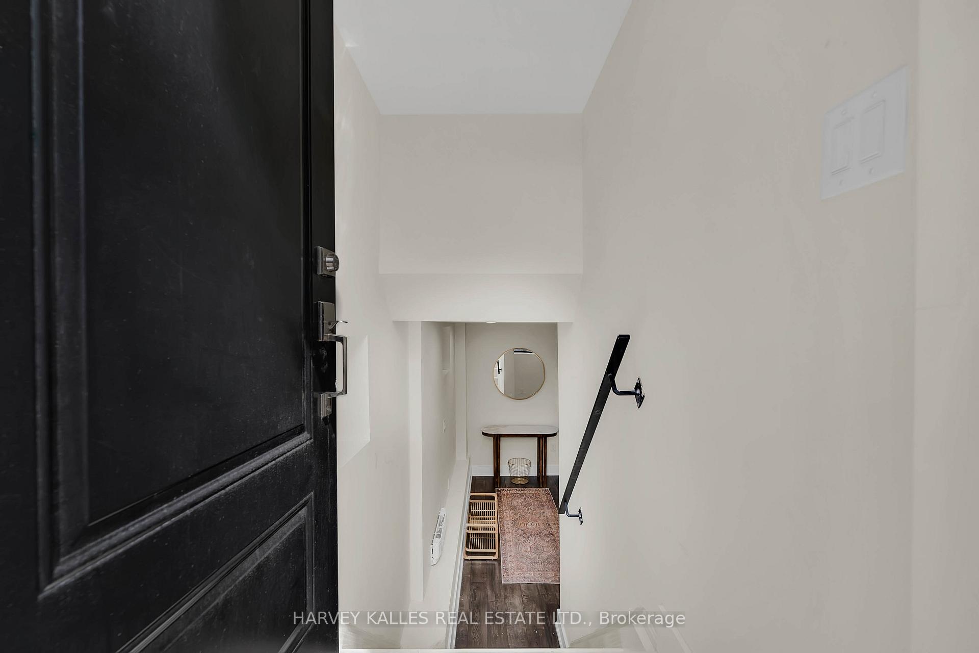 692 Richmond Street W 3