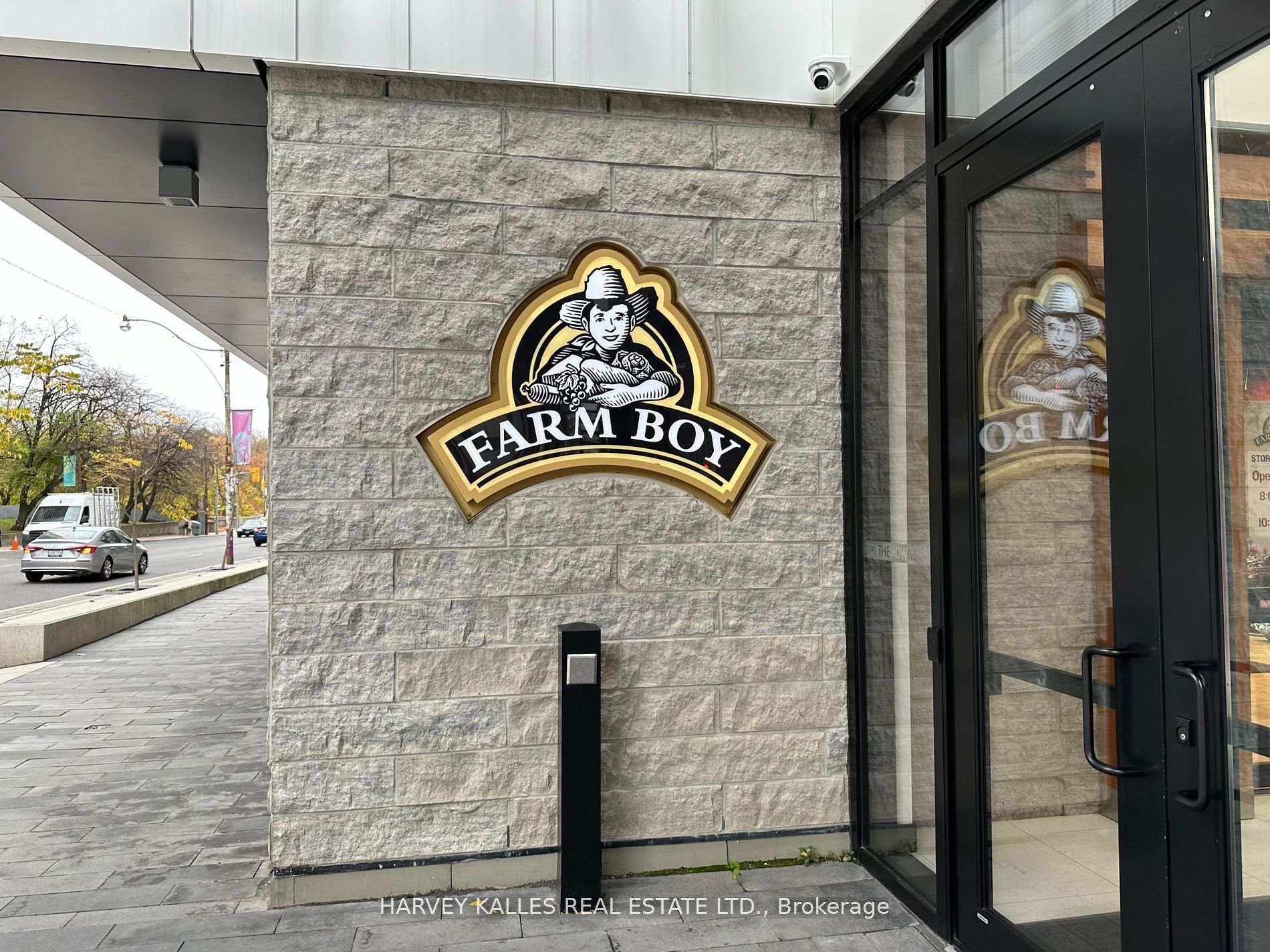 79 St Clair Avenue E 210