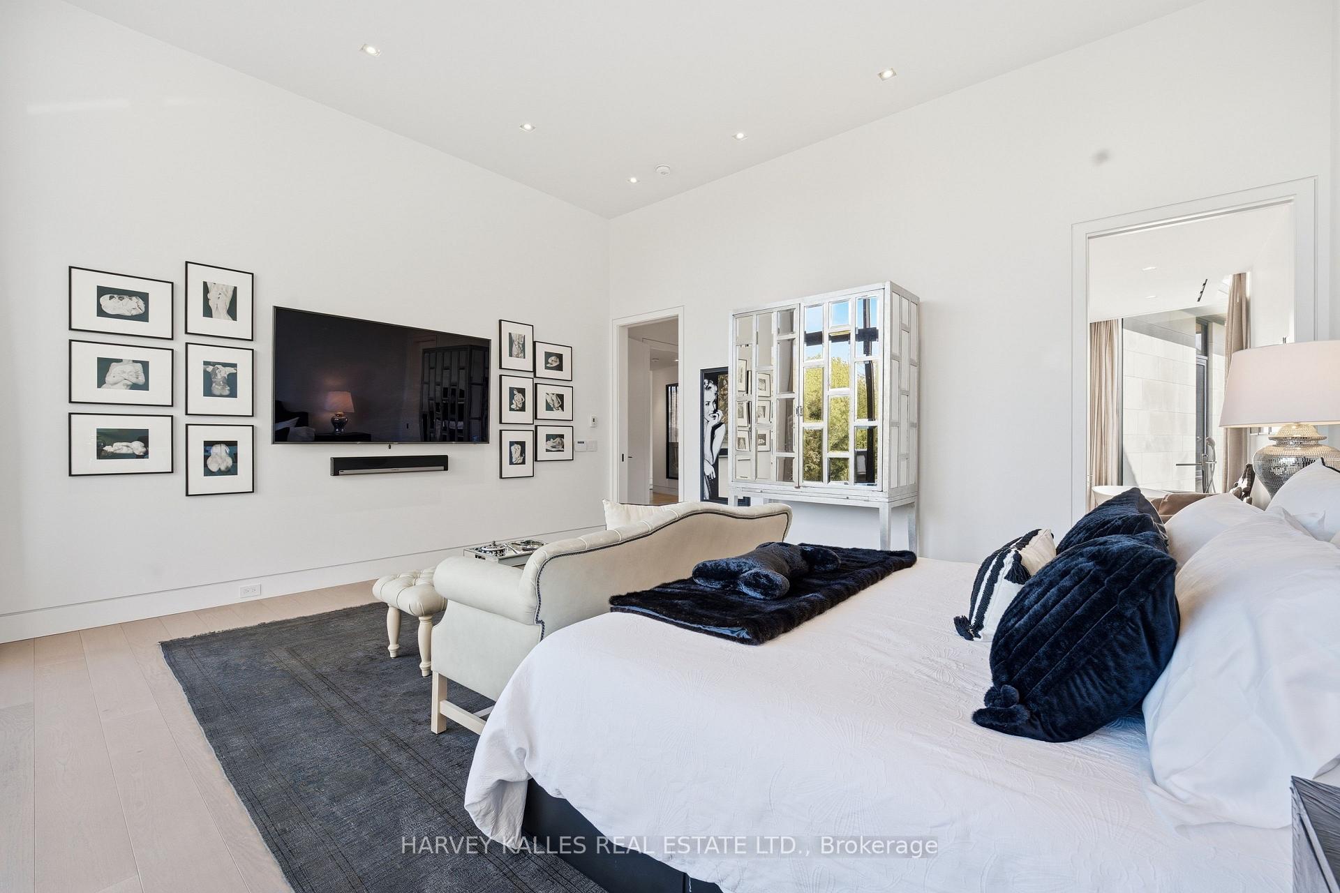 43 Hillholm Road