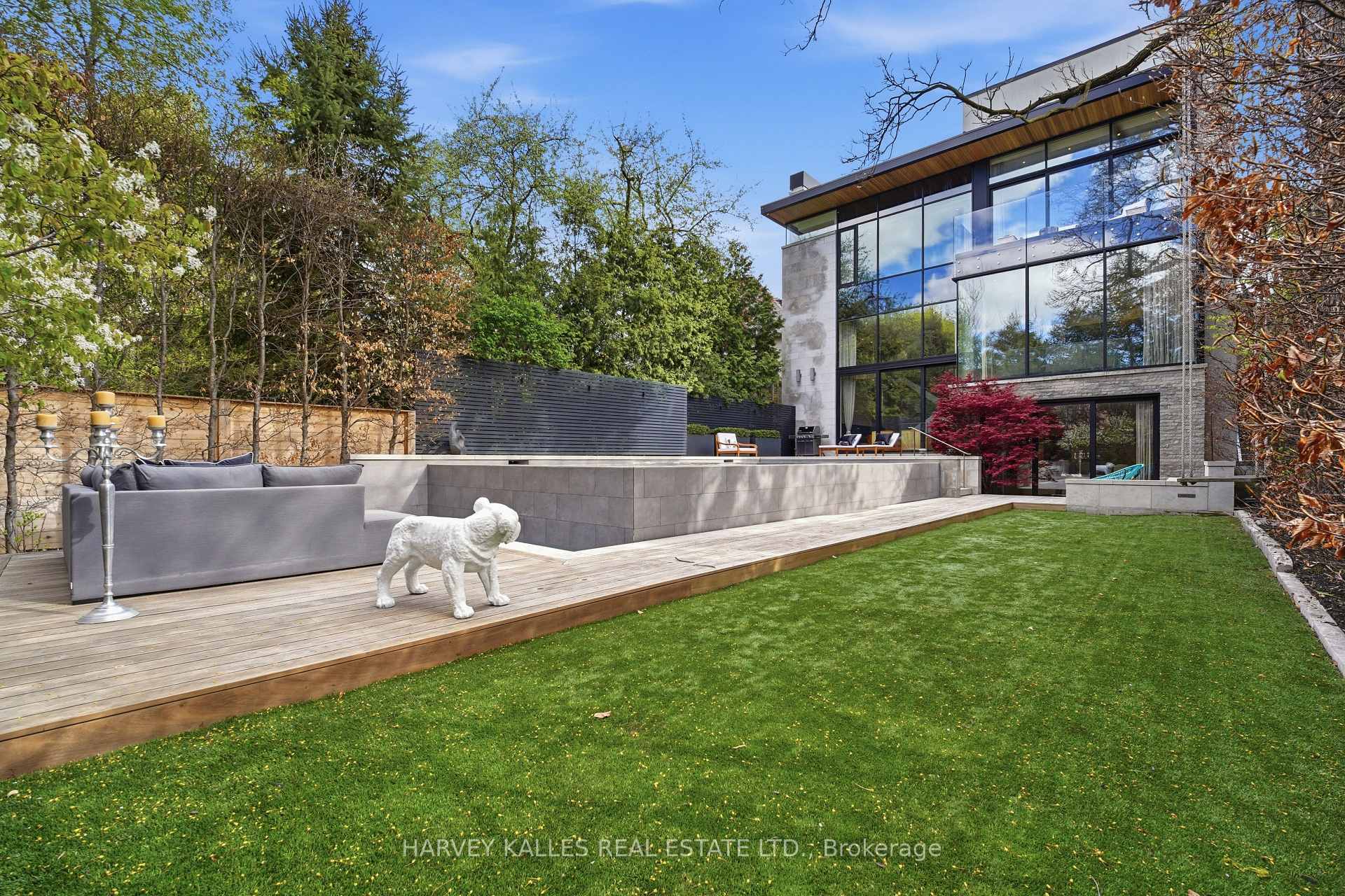 43 Hillholm Road