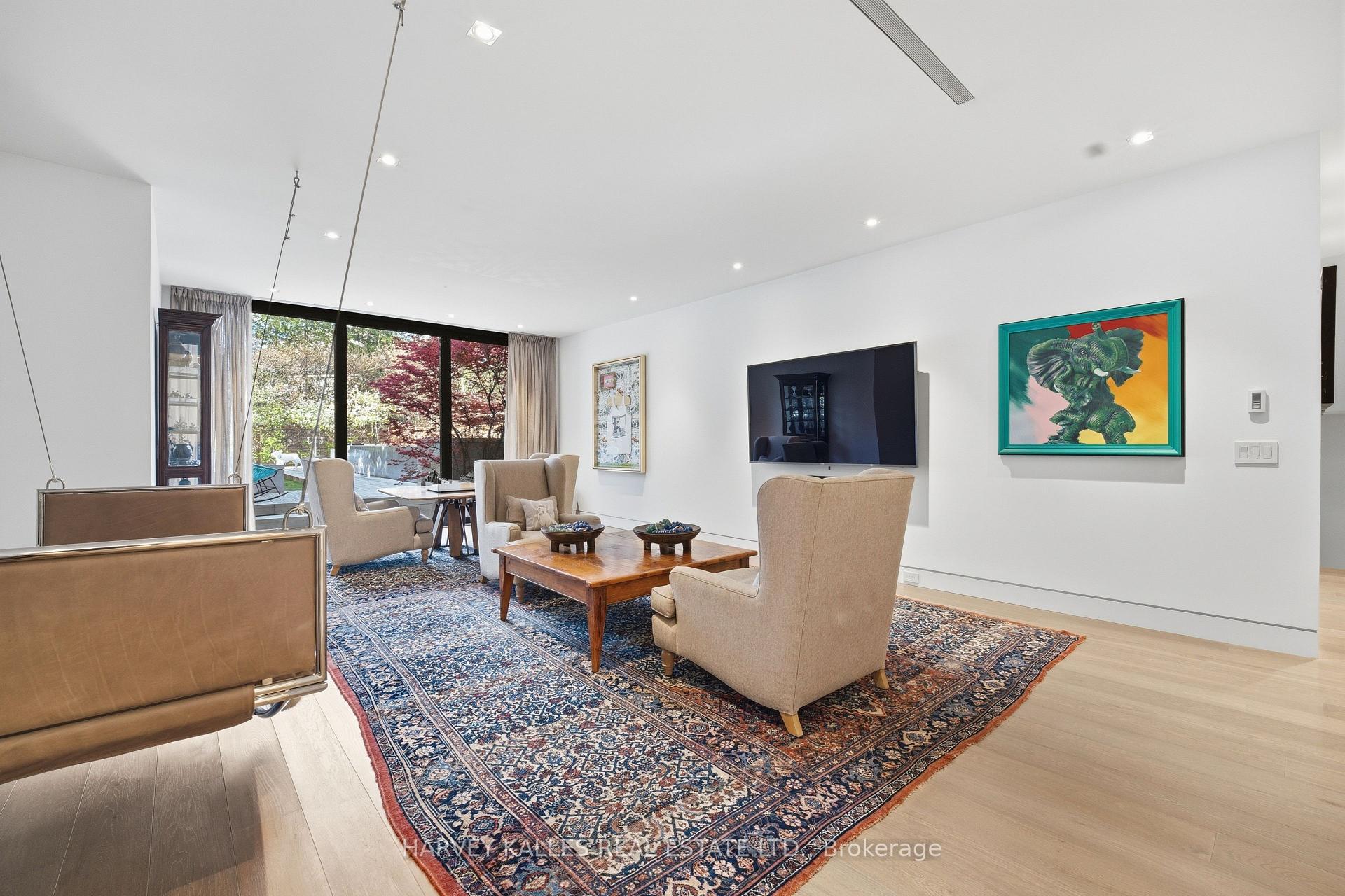 43 Hillholm Road