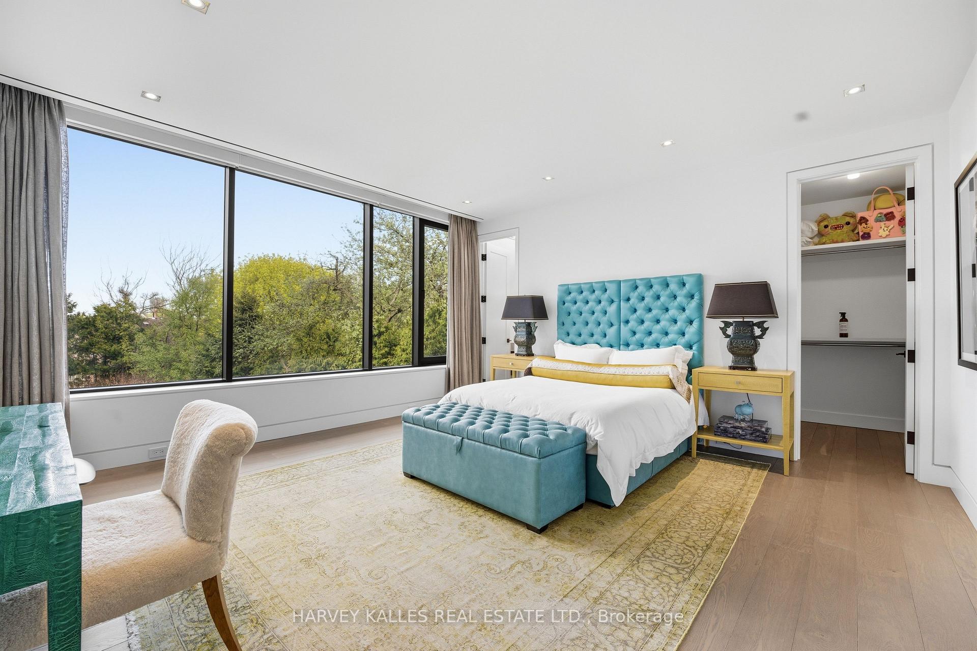 43 Hillholm Road